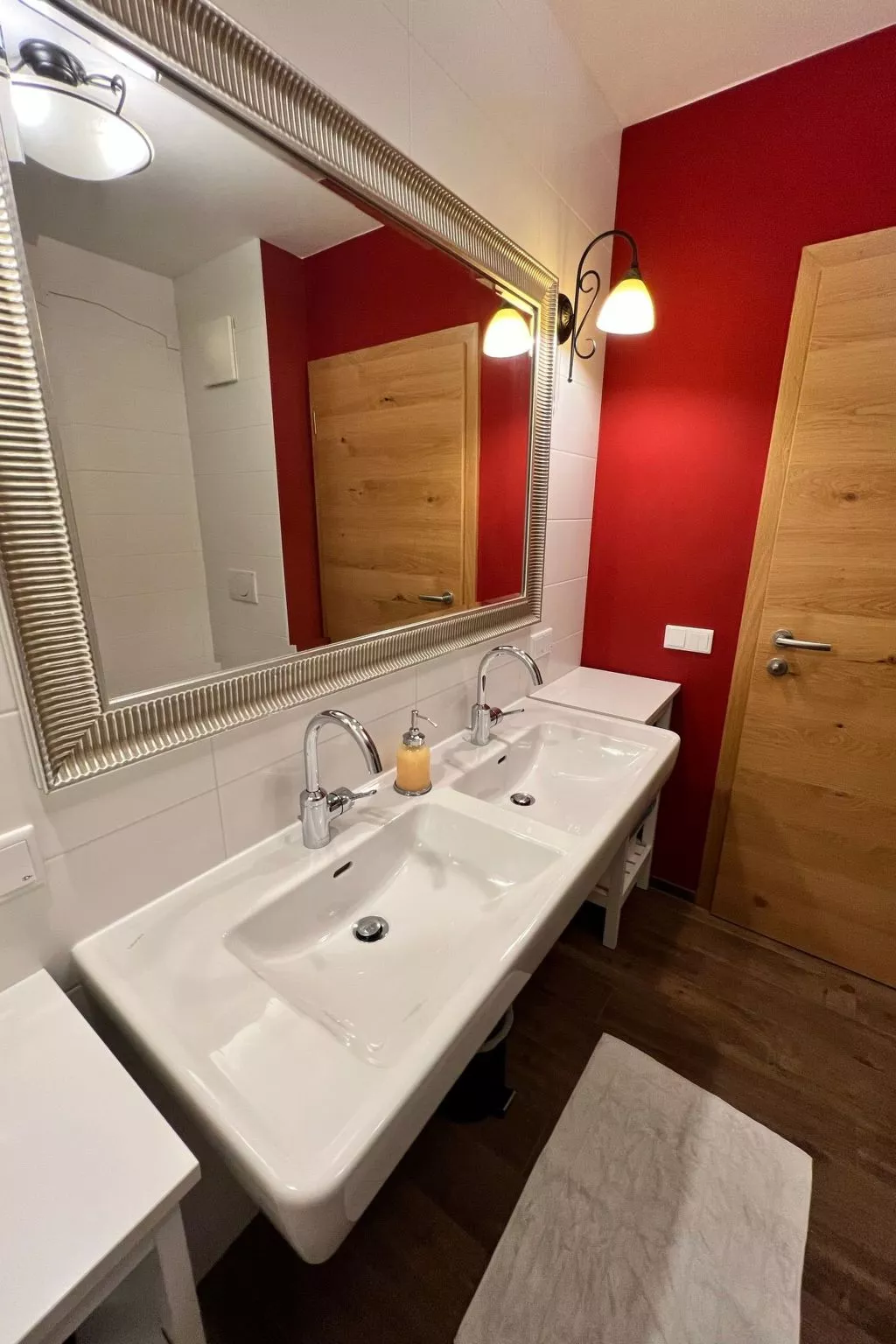 Freistehendes Ferienhaus mit Blick auf den See-Binnen