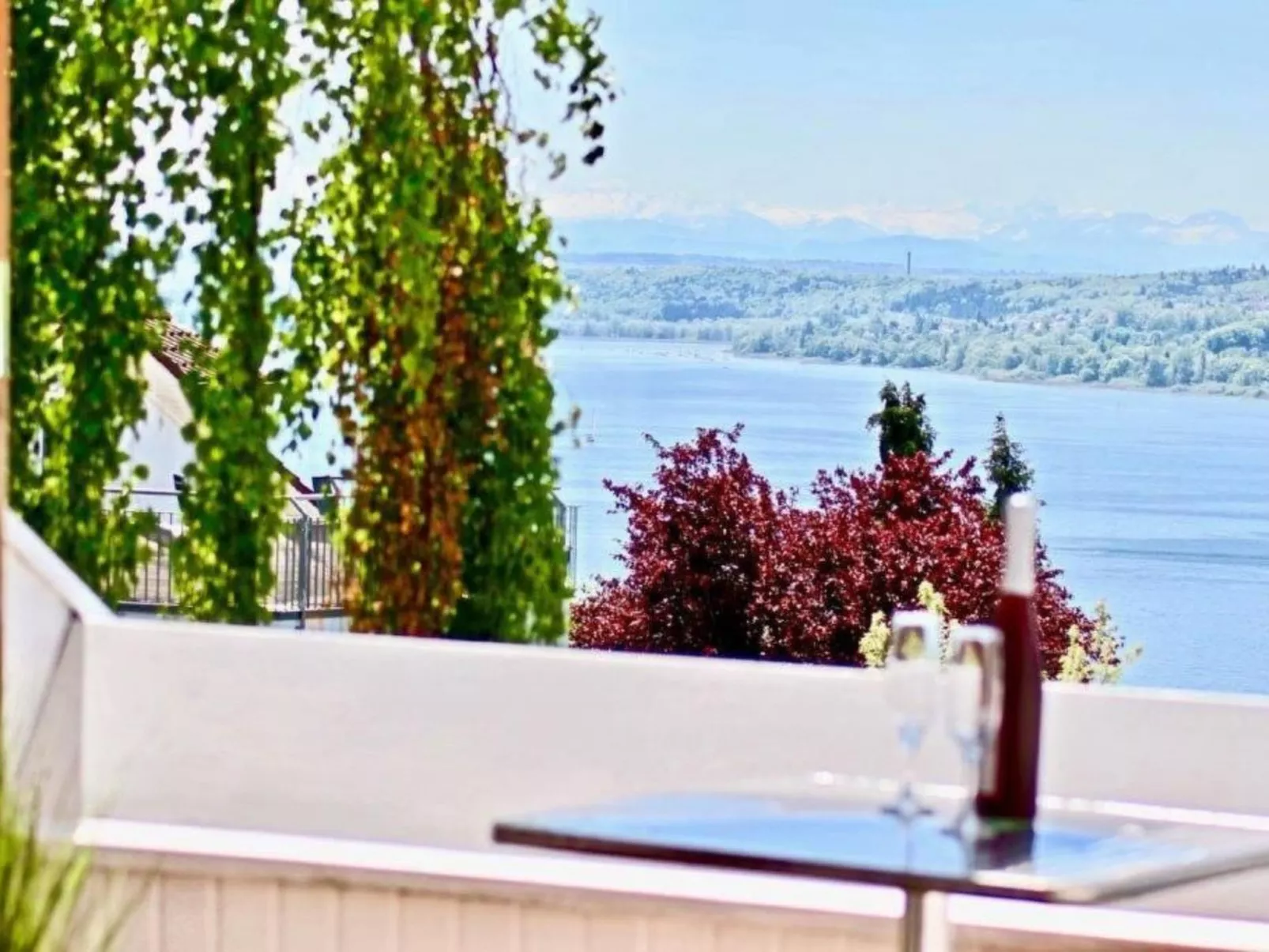 3-Zimmer-Fewo mit herrlichem Seeblick-Buiten