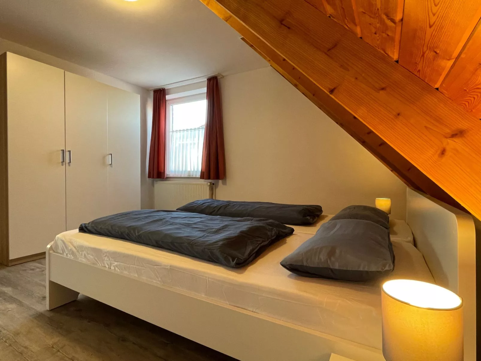 Einladende Obergschosswohnung mit sonnigem Balkon-Binnen