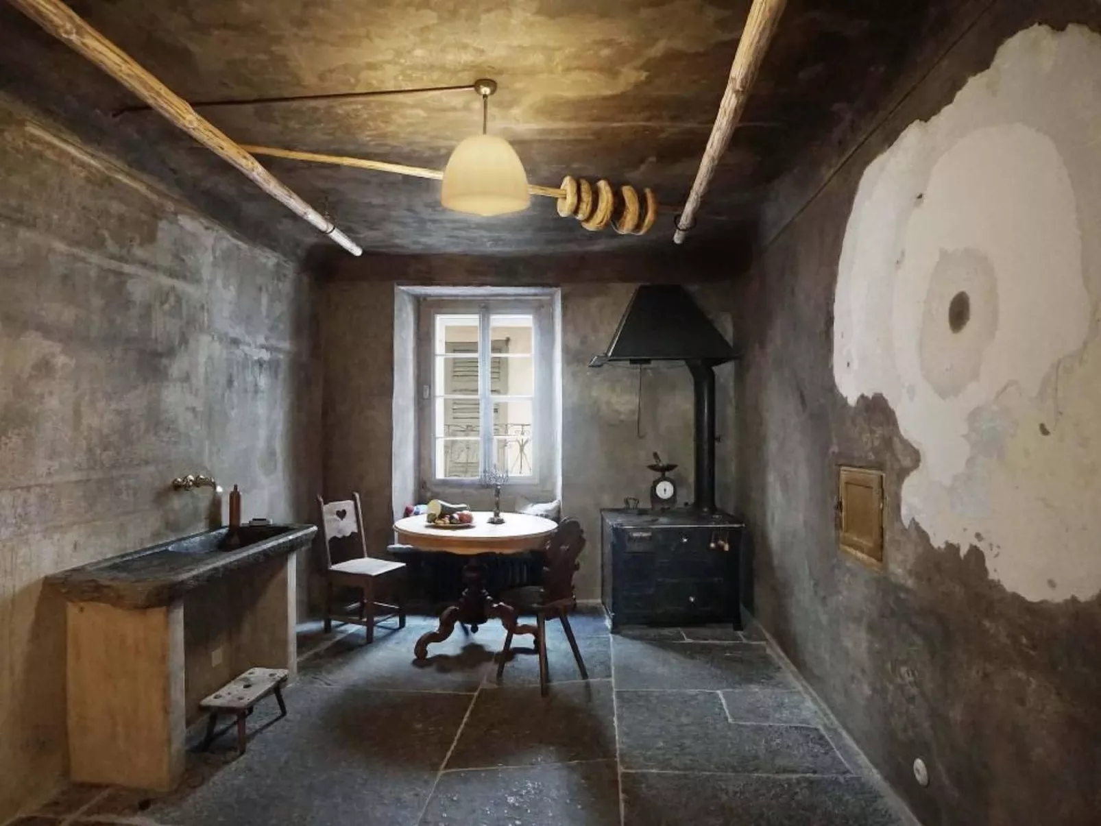 Bündner Zuckerbäckerpalazzo unter Denkmalschutz-Binnen