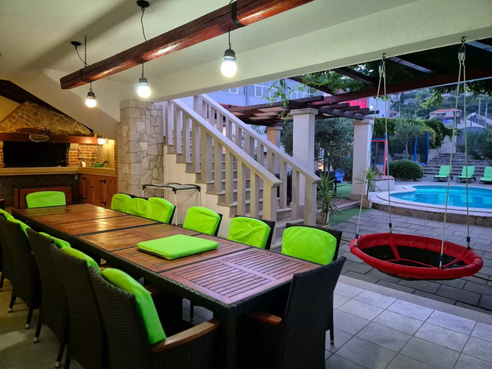 Komfortables Haus in Selca mit privatem Parkplatz-Buiten