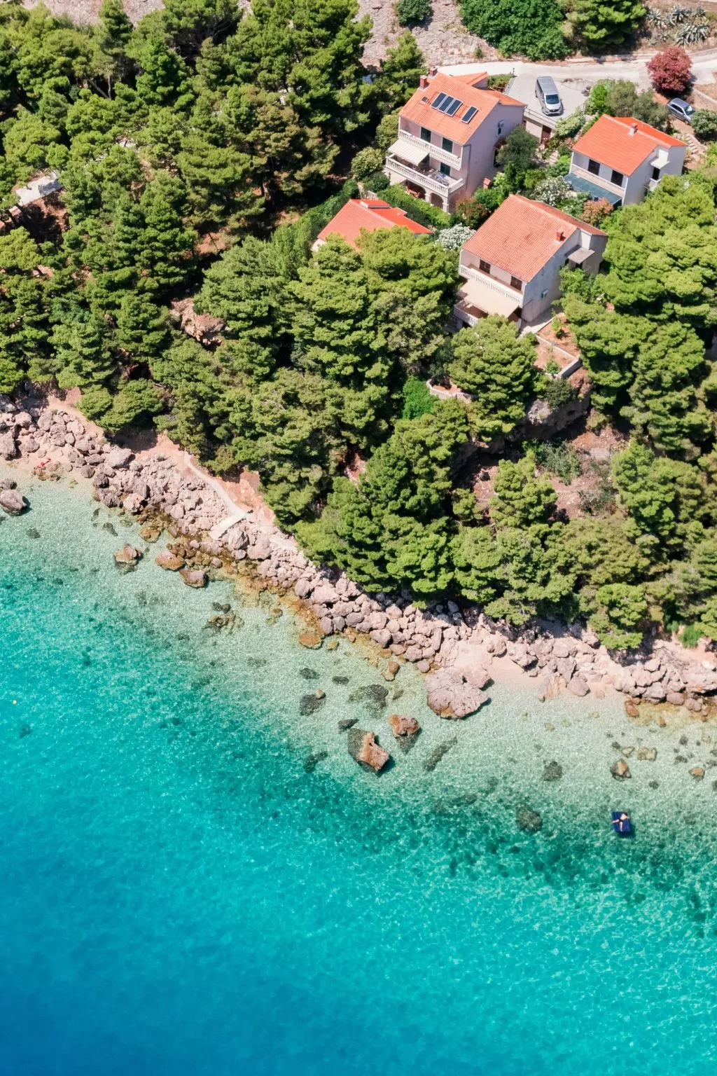 Charmantes Ferienhaus in Medići mit Privatem Pool-Buiten