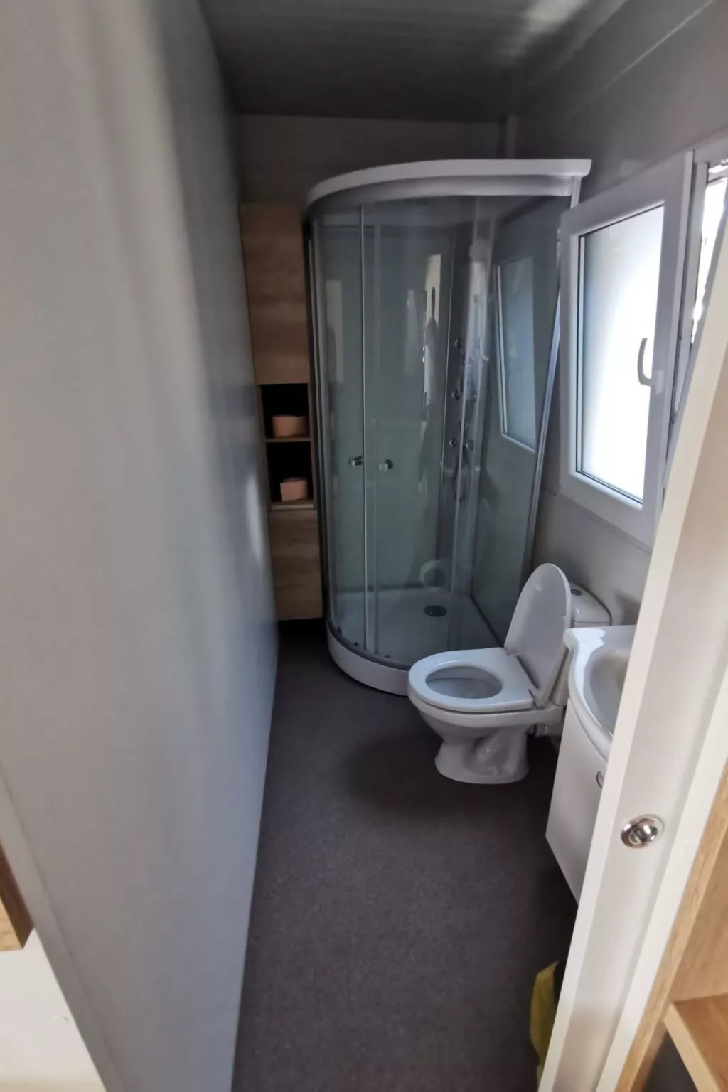 Mobilheim Matej - kommen Sie und entspannen Sie sich-Buiten