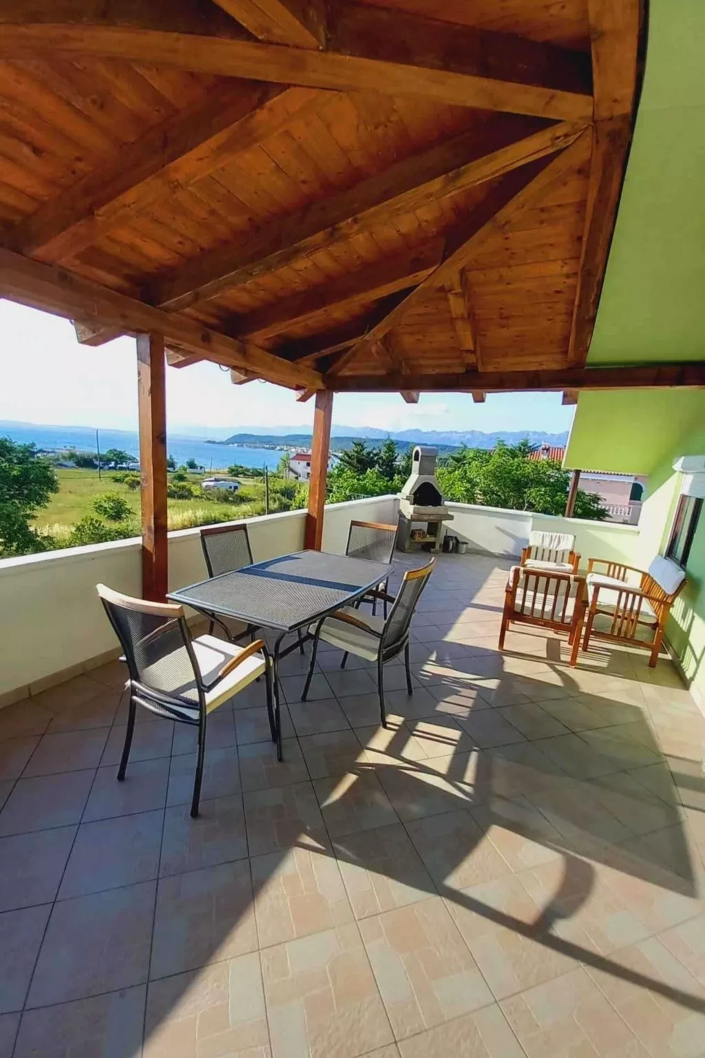 Wohnung mit Whirlpool-Buiten