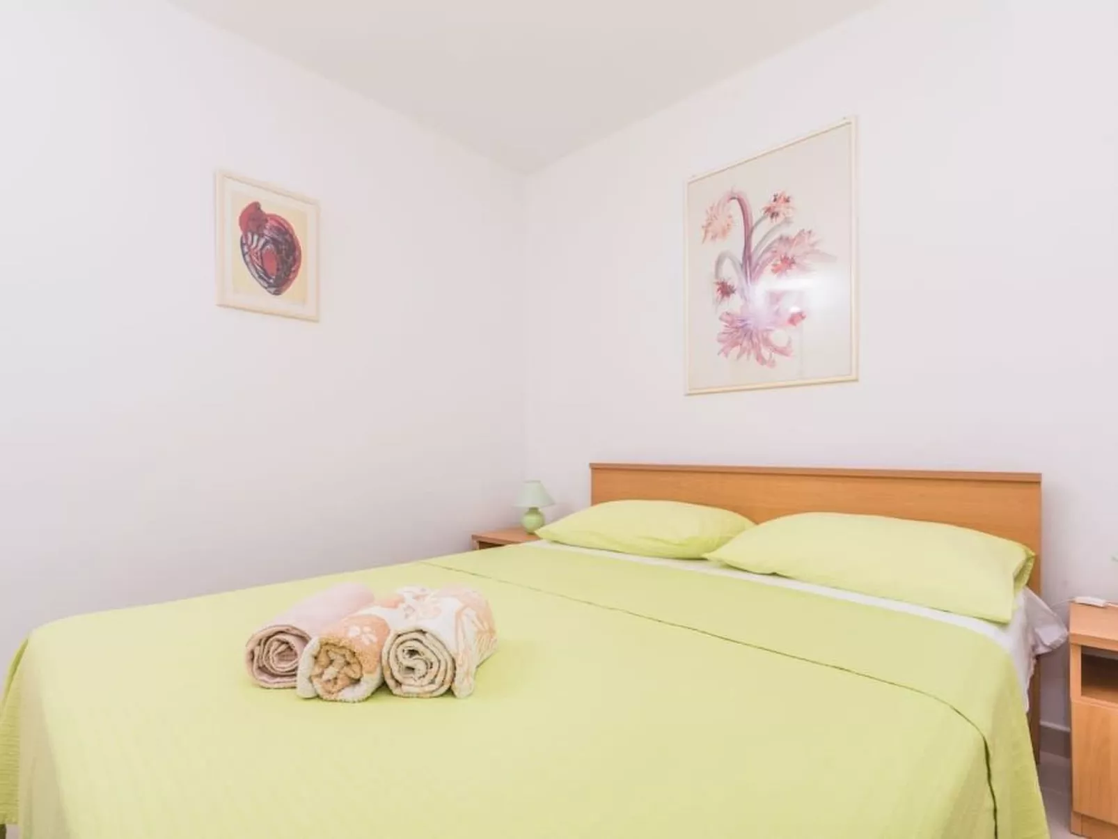 Große Wohnung in Klimno mit Möbliertem Balkon-Binnen