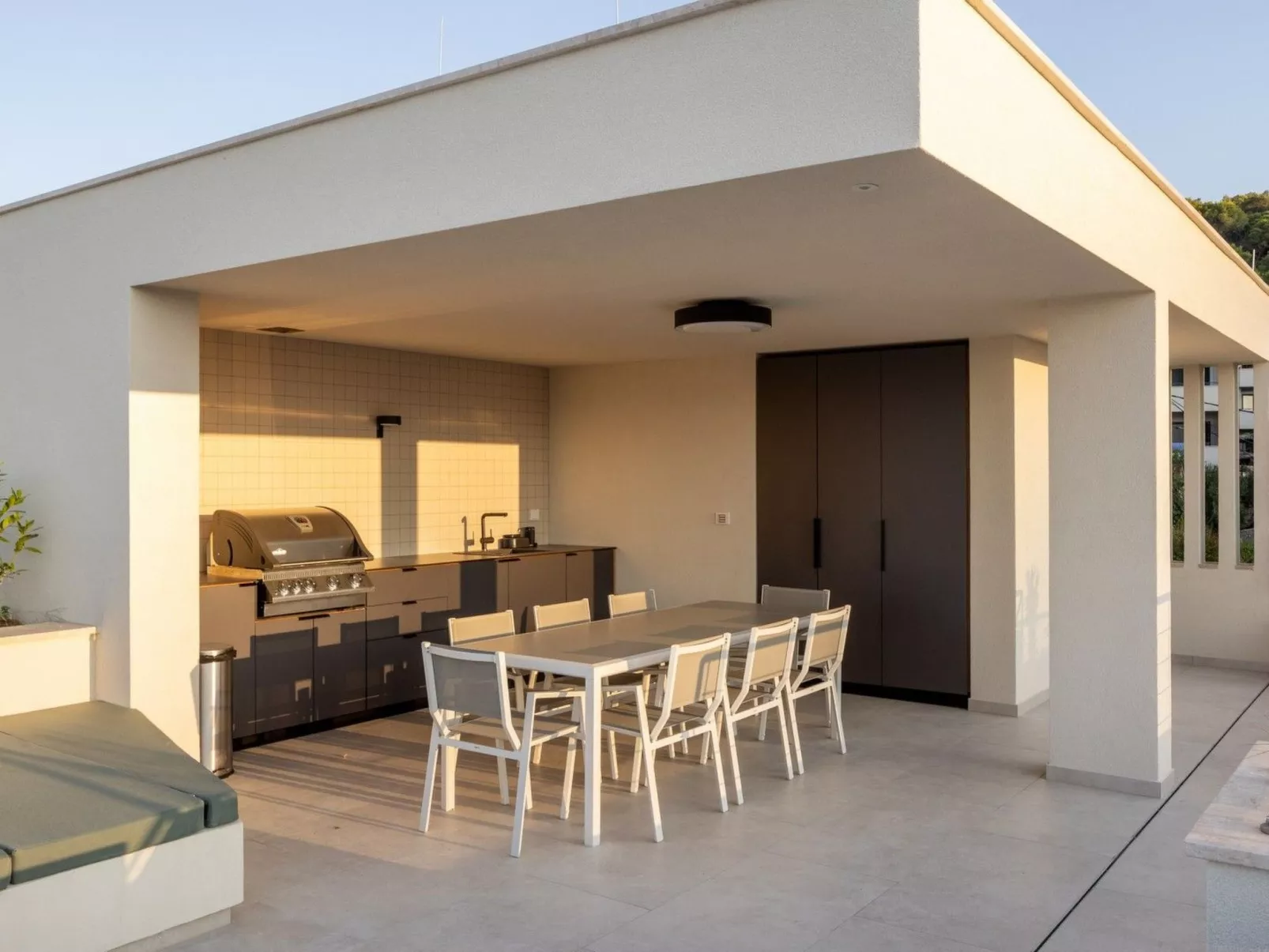 Luxuriöse Villa Aqua-Buiten