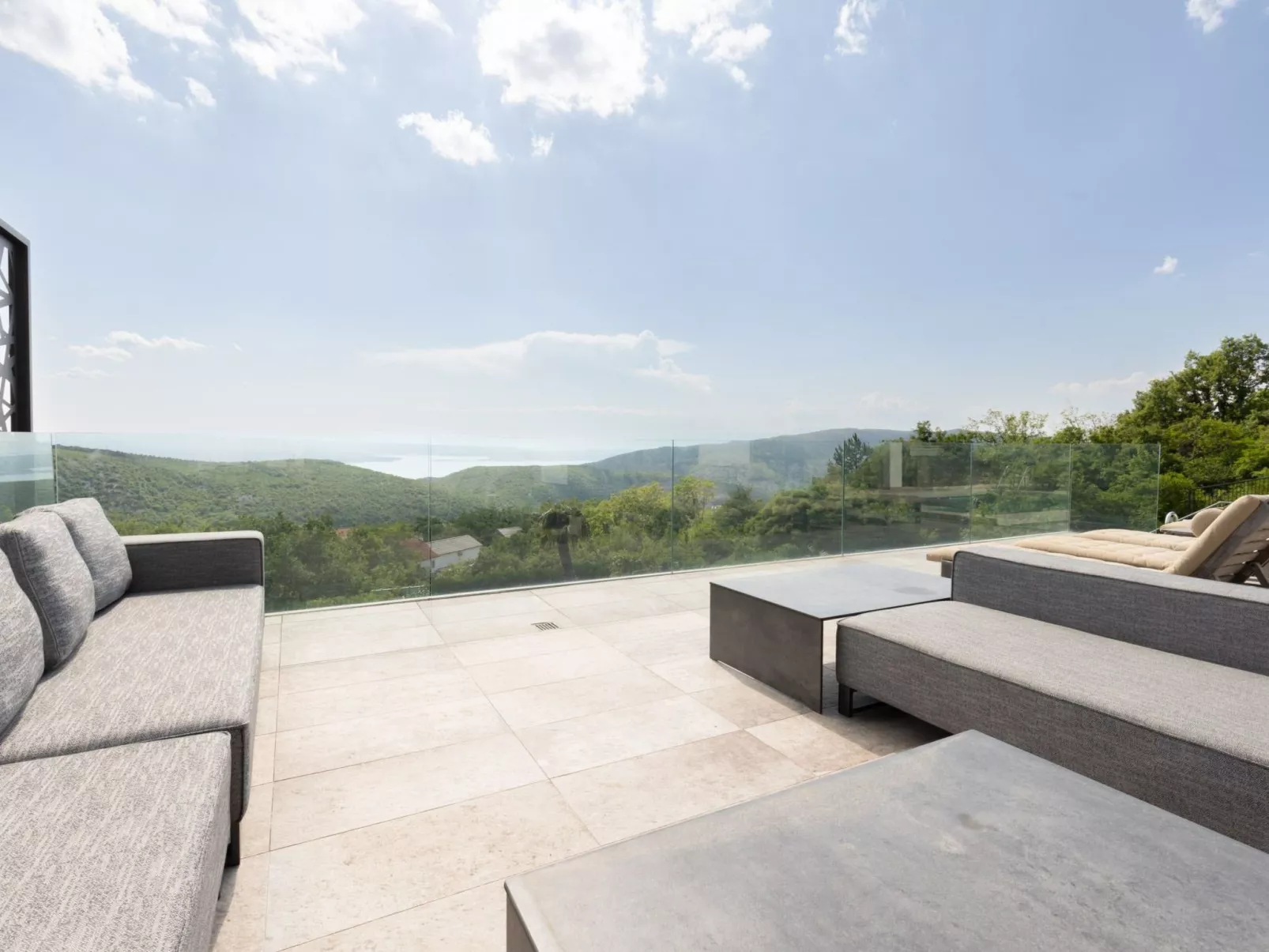 Designferienhaus mit Hot Tub-Image-tags.info