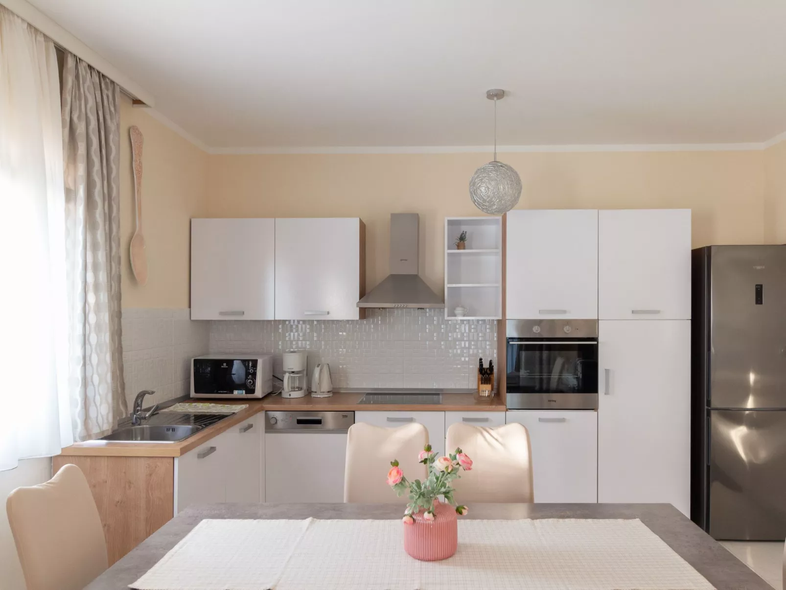 Villa mit Garten, Grill und Terrasse-Binnen