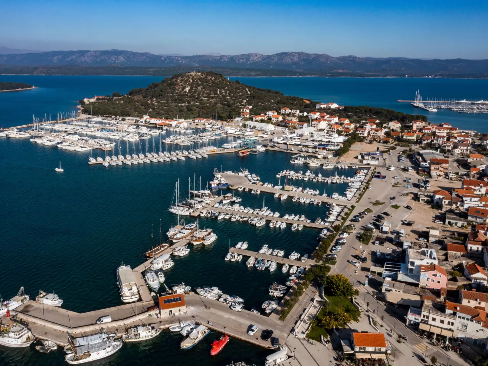 Wohnung mit Garten, Grill und Terrasse-Buiten
