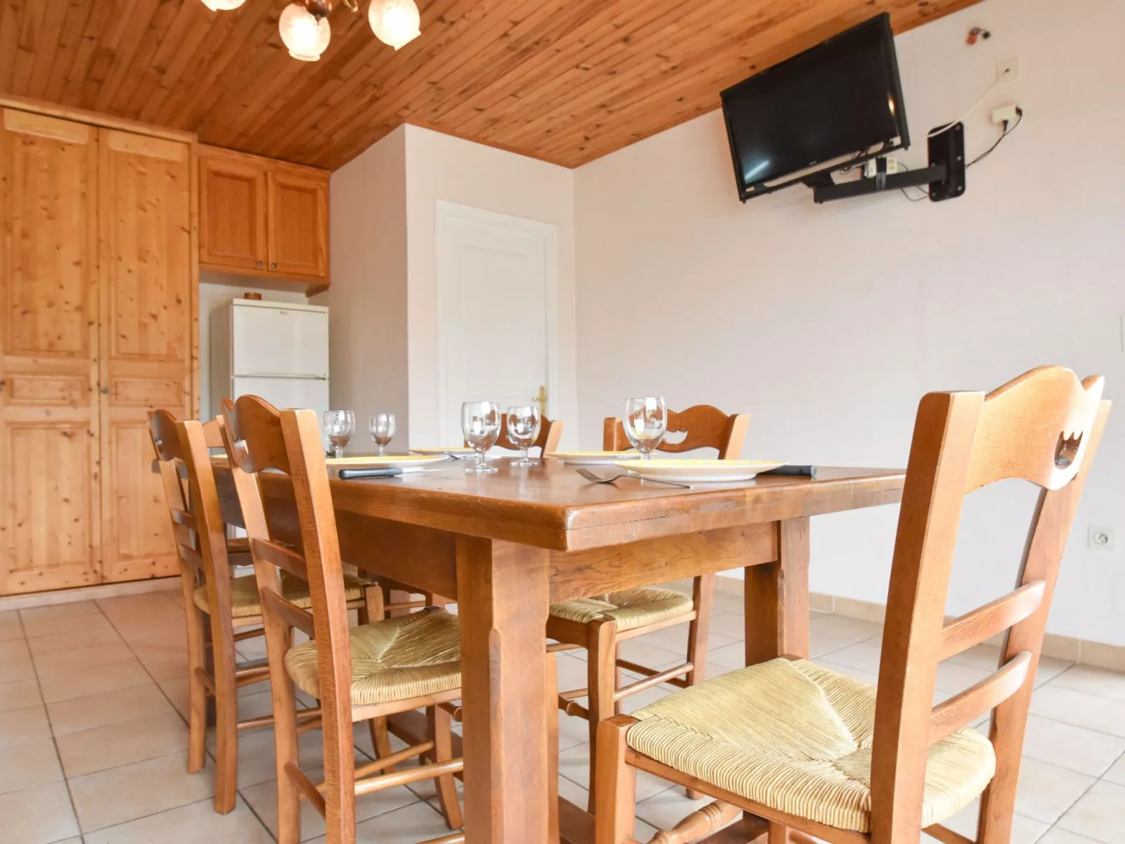 Schönes Ferienhaus mit eigenem Pool-Image-tags.info