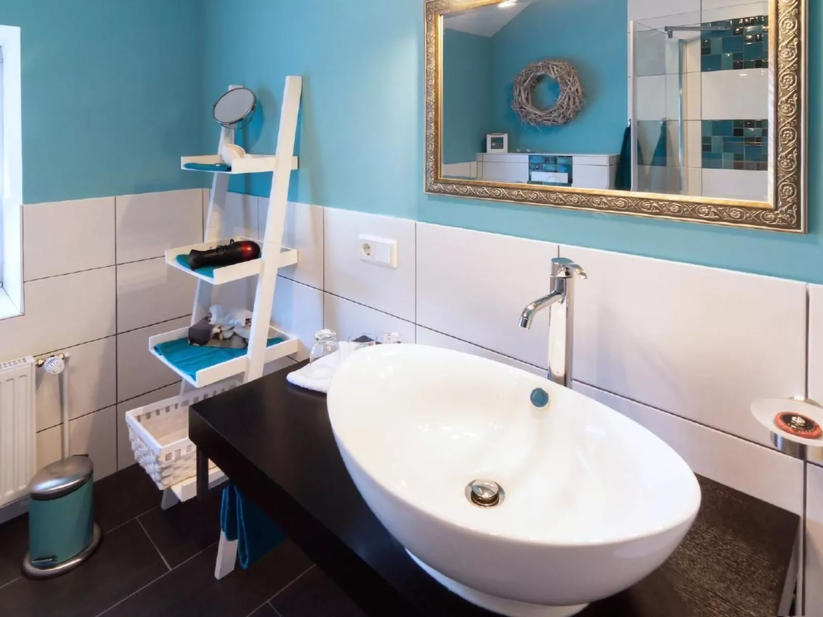 In Blandorf-Wichte mit Großem Balkon-Binnen