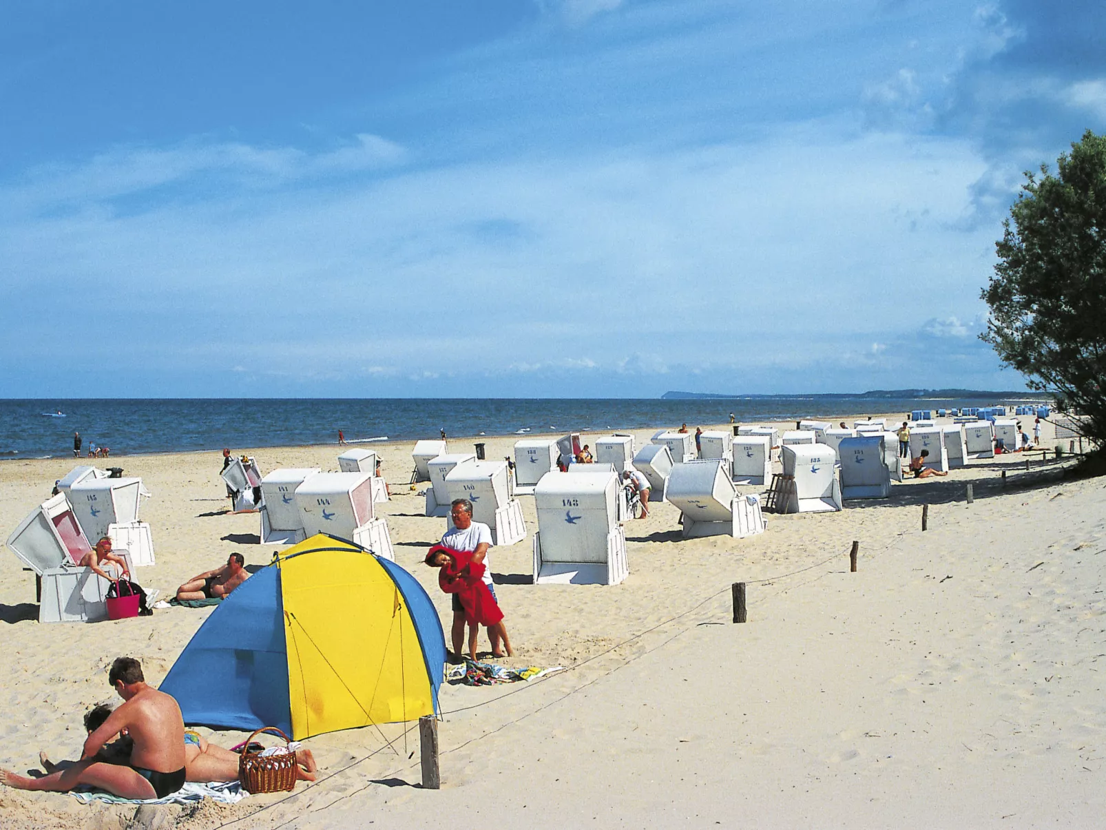 In Peenemünde mit Gepflegtem Garten-Omgeving