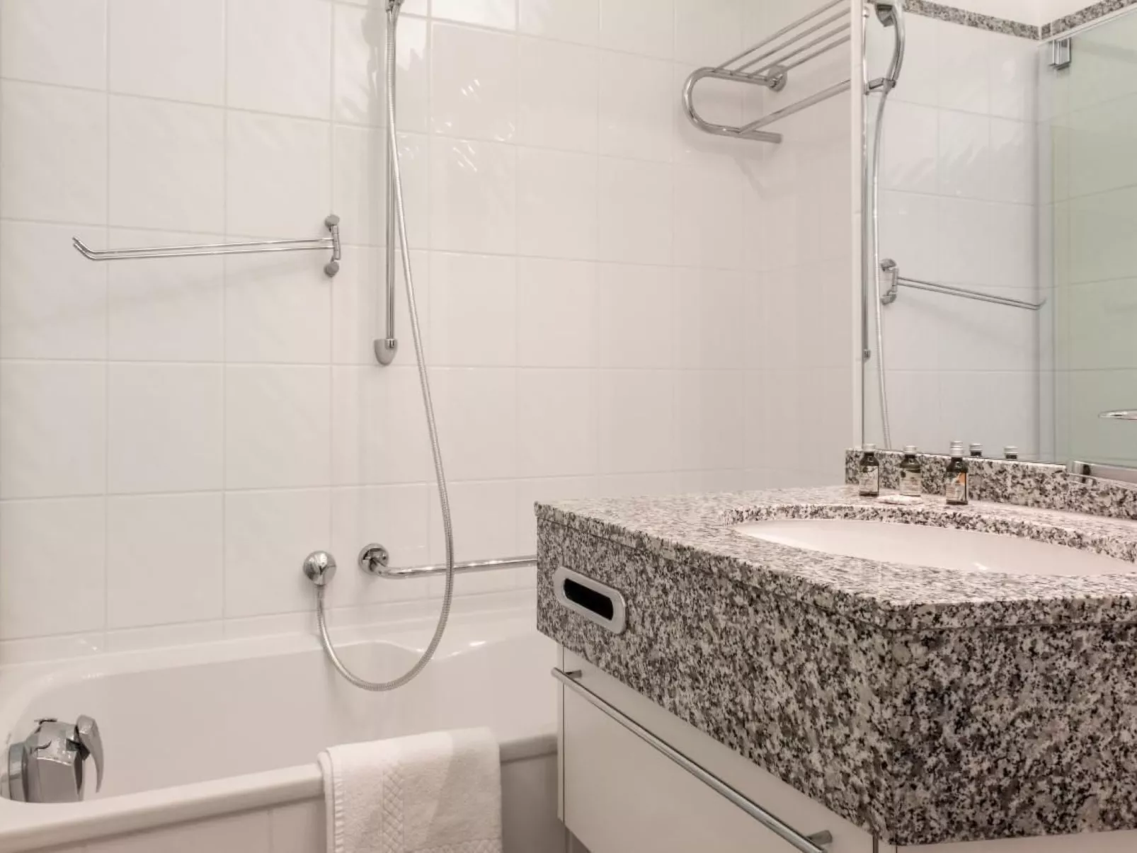 Apartment Alpenrose 2.5 mit Mitbenutzung SPA & Wellness-Image-tags.info