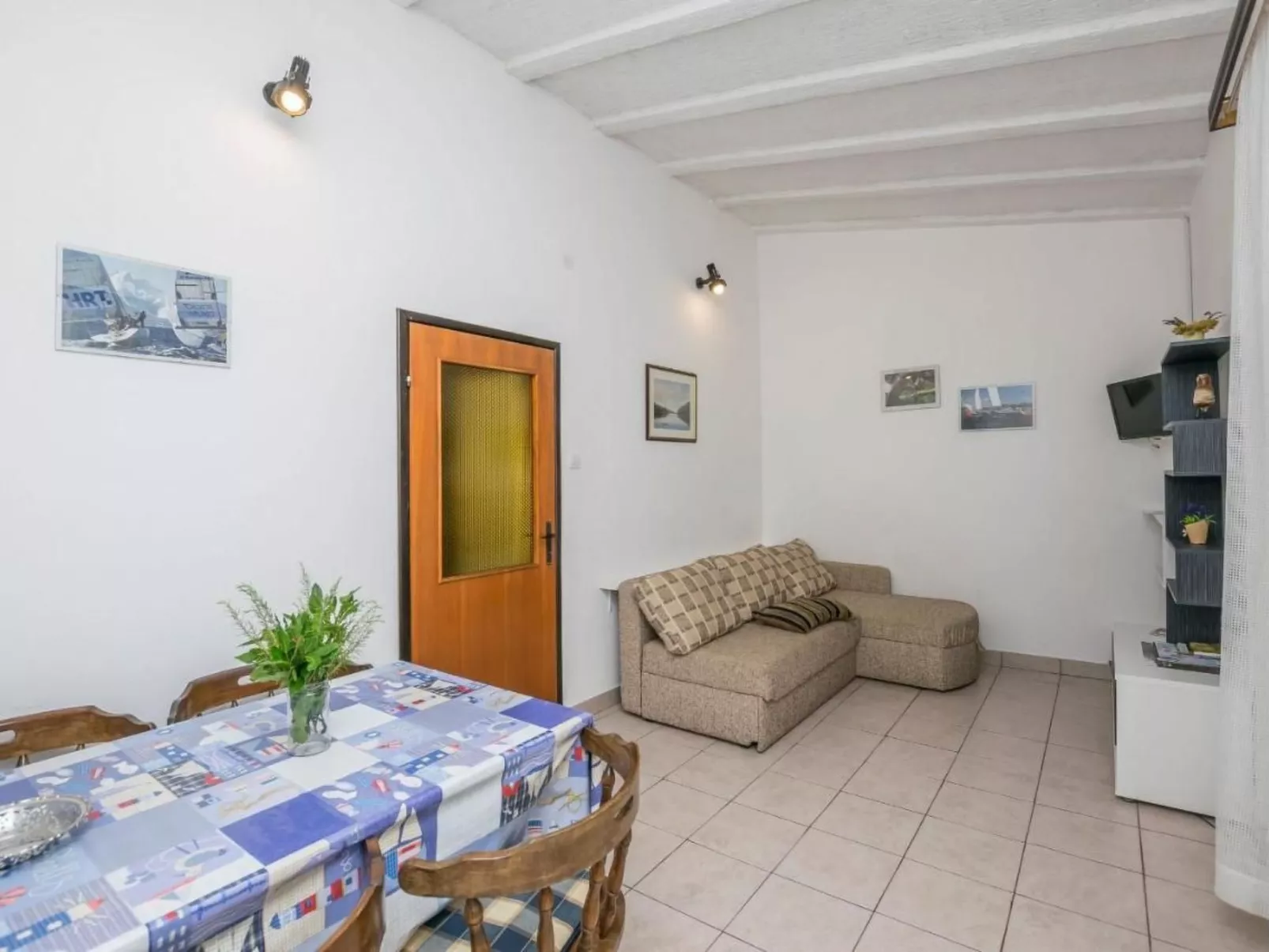 Wohnung "Mira" direkt am Strand-Binnen