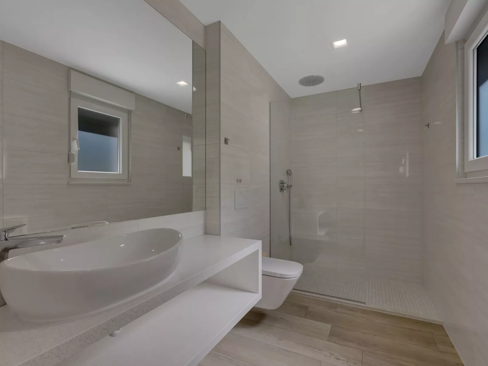 Mit Privatpool für 8 Personen  + 2 Kinder ca. 450 m&sup2; in Bast, Dalmatien (G-Binnen