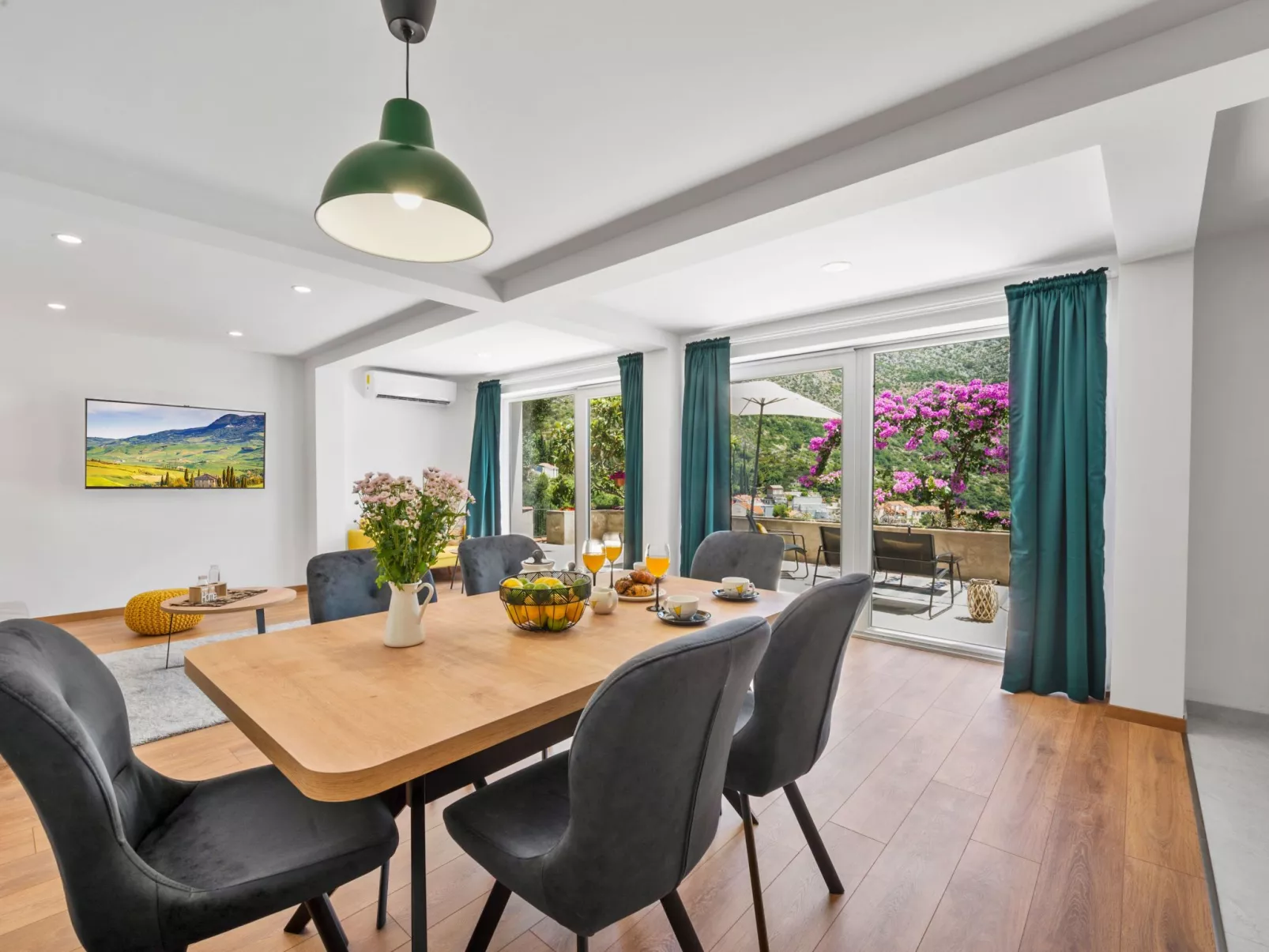 Moderne Villa mit Infinity-Pool und atemberaubendem Meerblick Dia-Binnen