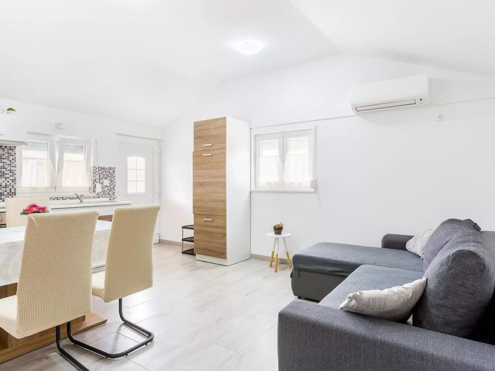 Schönes Ferienhaus in Sikici-Image-tags.info