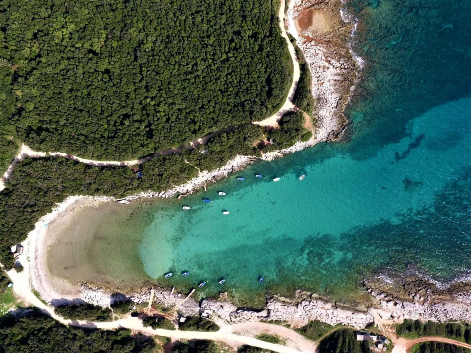 Wunderschöne Ferienwohnung in Ližnjan mit Garten, Grill und Terrasse-Buiten