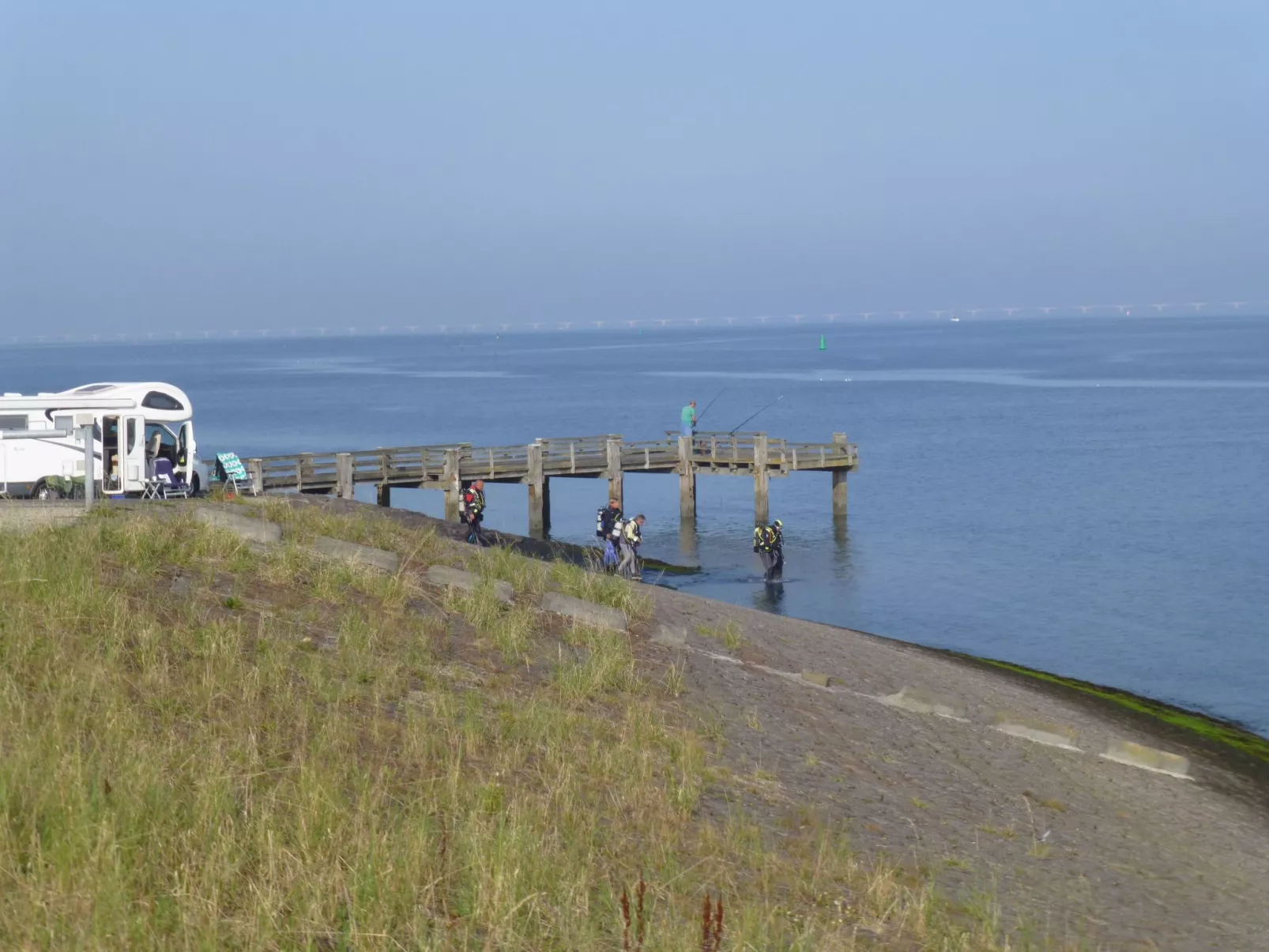 Neuer schöner Bungalow-Buiten