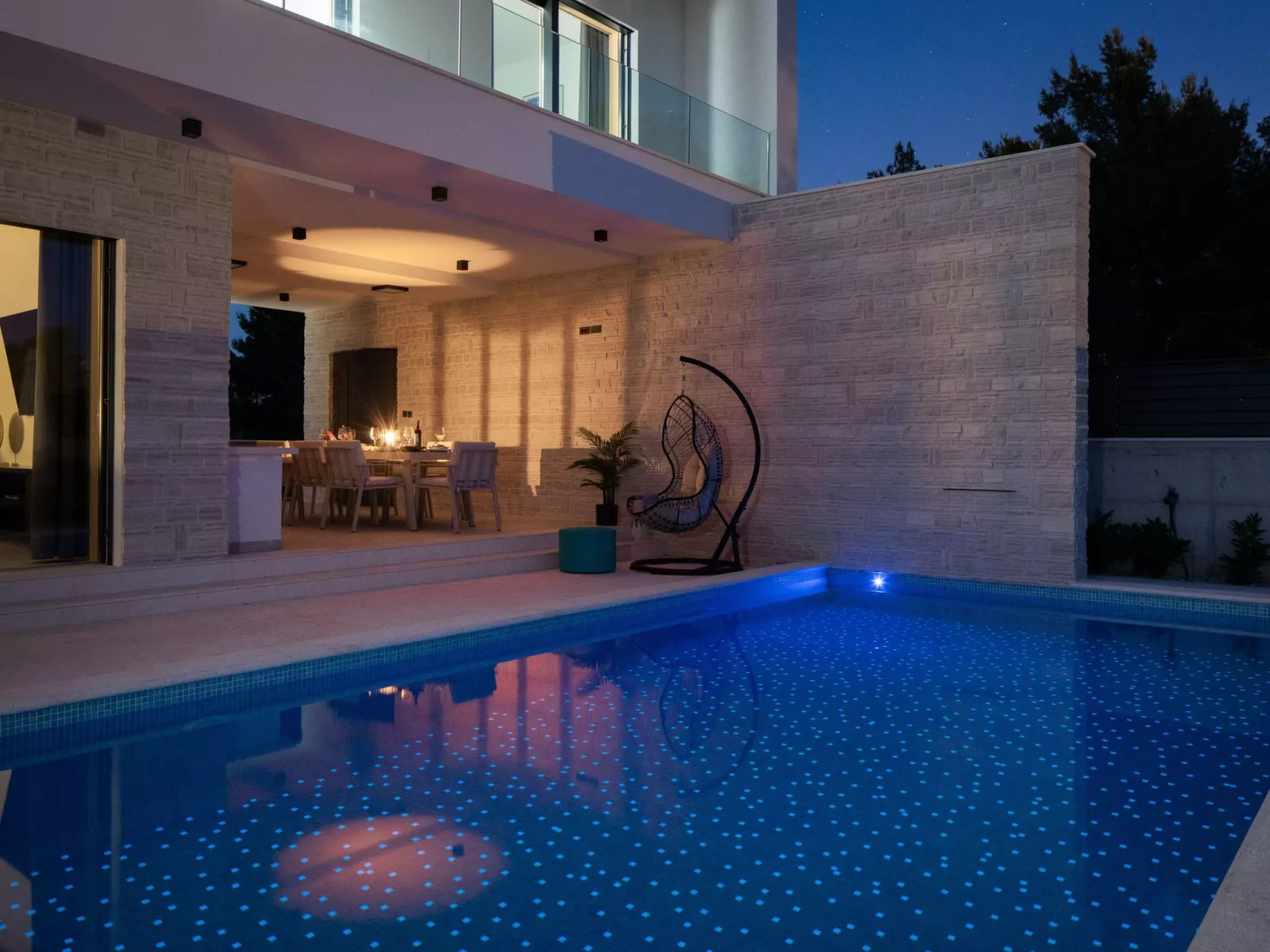 Für 10 Personen in Sria-Buiten