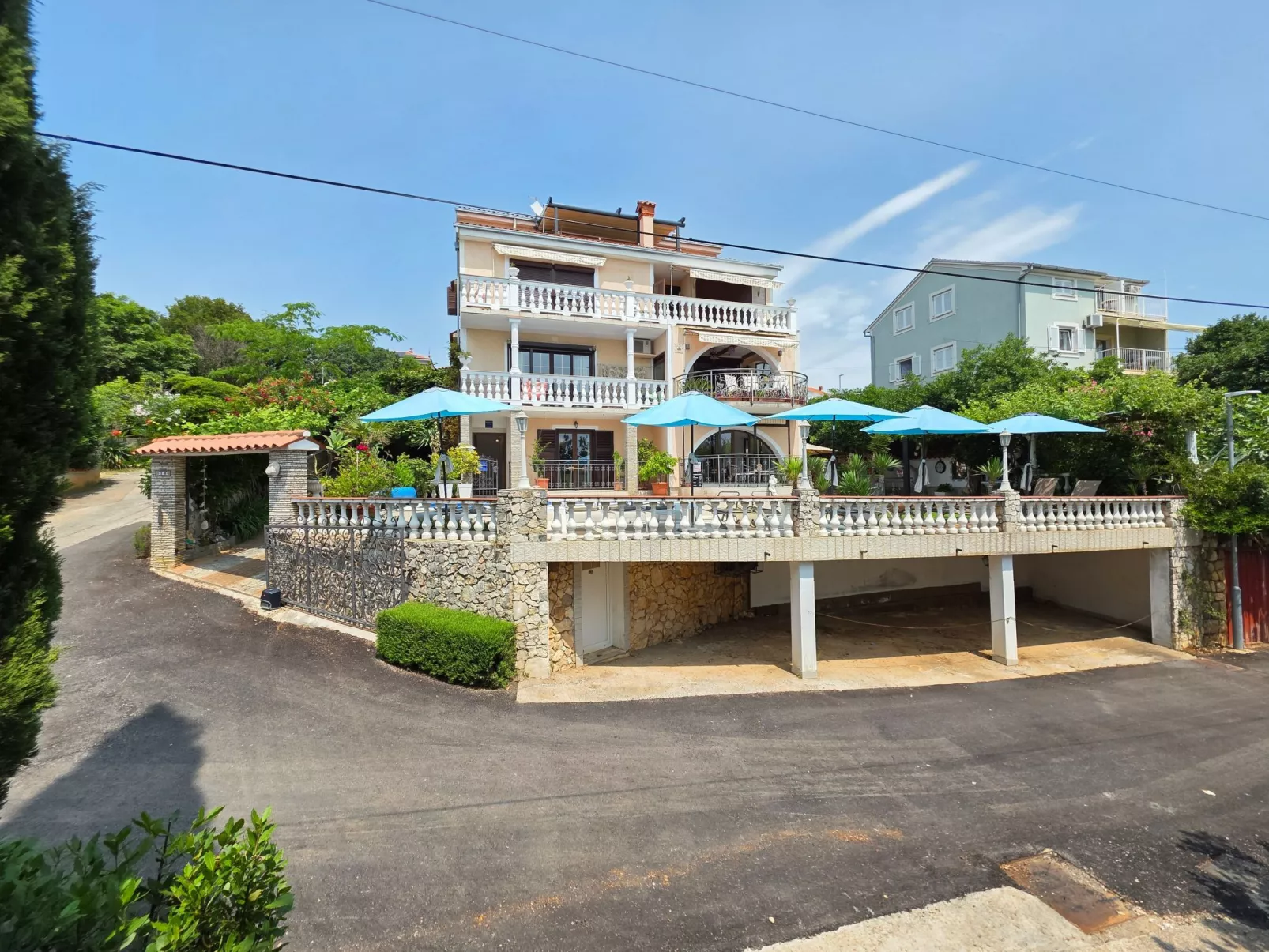 Appartement für 2-3 Personen mit Balkon und Gemeinschaftspool-Buiten