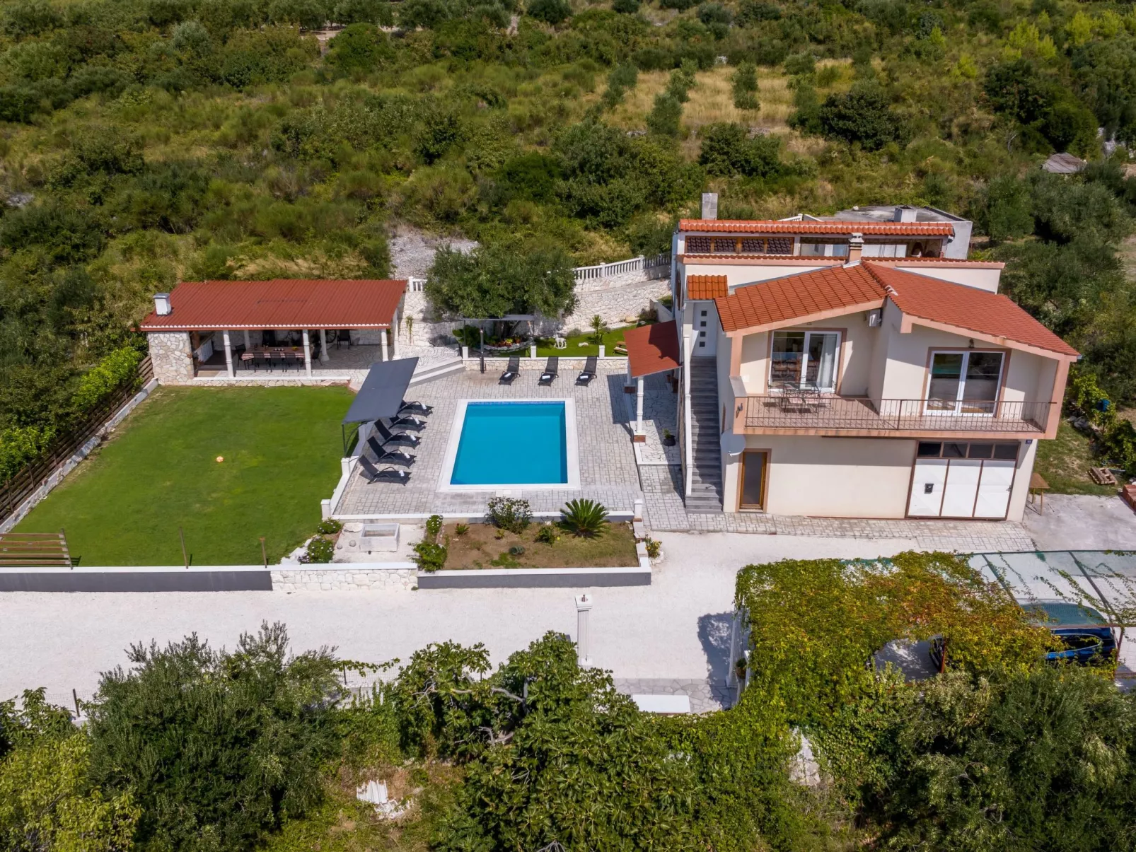 Villa Stari Hill-Image-tags.info