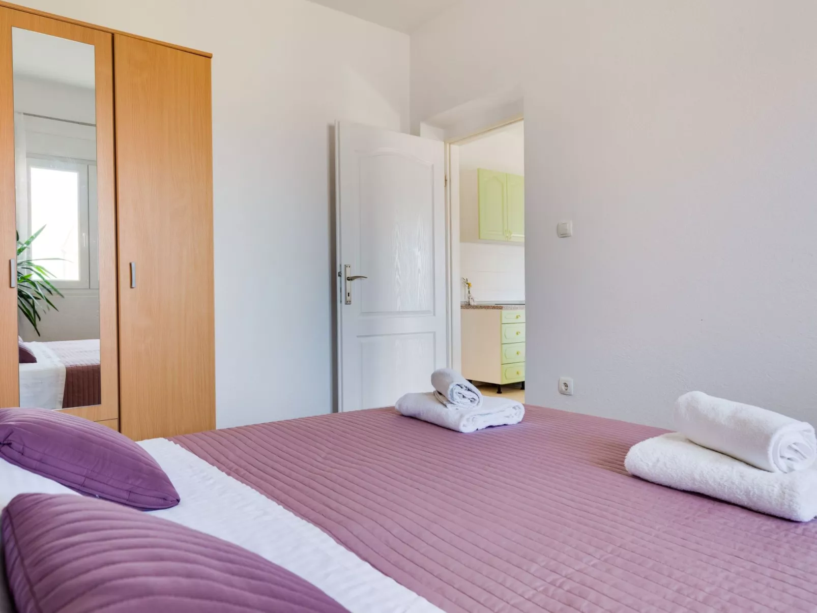 "Lenko 2" mit Blick auf das Wasser-Binnen