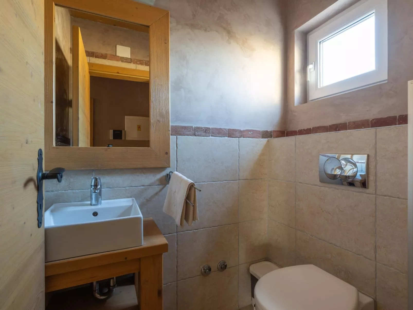 Villa Chiara mit 6 Schlafzimmern in Meeresnähe-Binnen