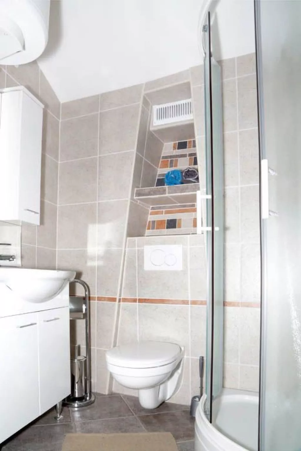 Typisch istrisches Steinhaus mit Grill und Garten-Image-tags.info