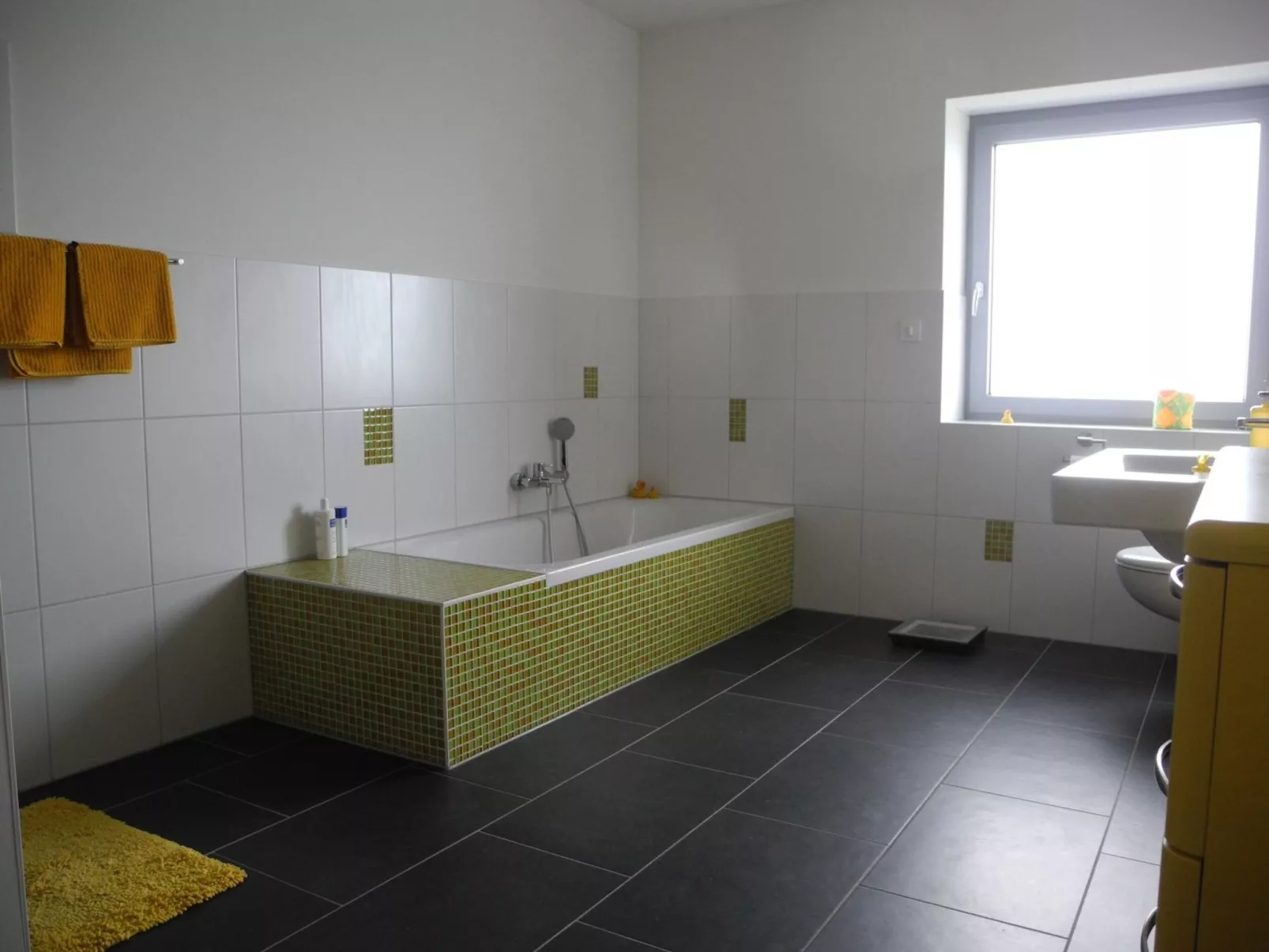 Geräumiges Ferienhaus mit Garten und Weitblick-Binnen