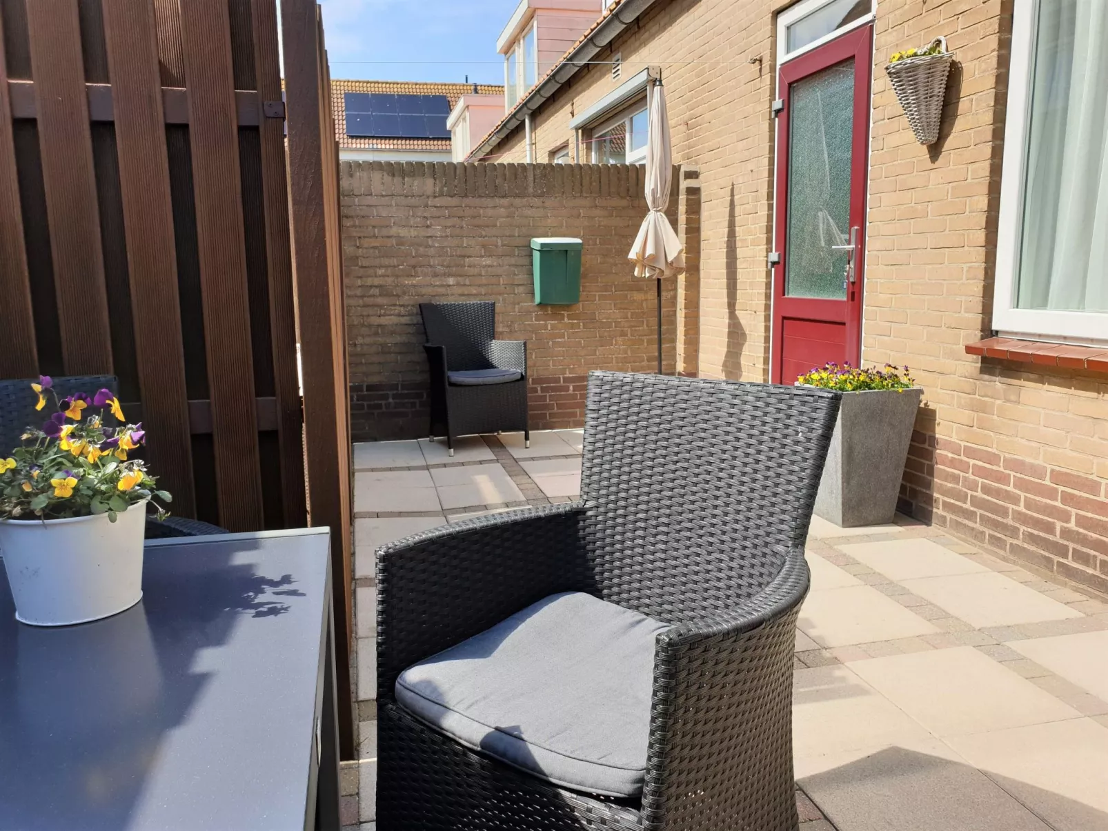 Sommerhaus in ruhiger Lage mit privatem Garten und Terrasse-Buiten