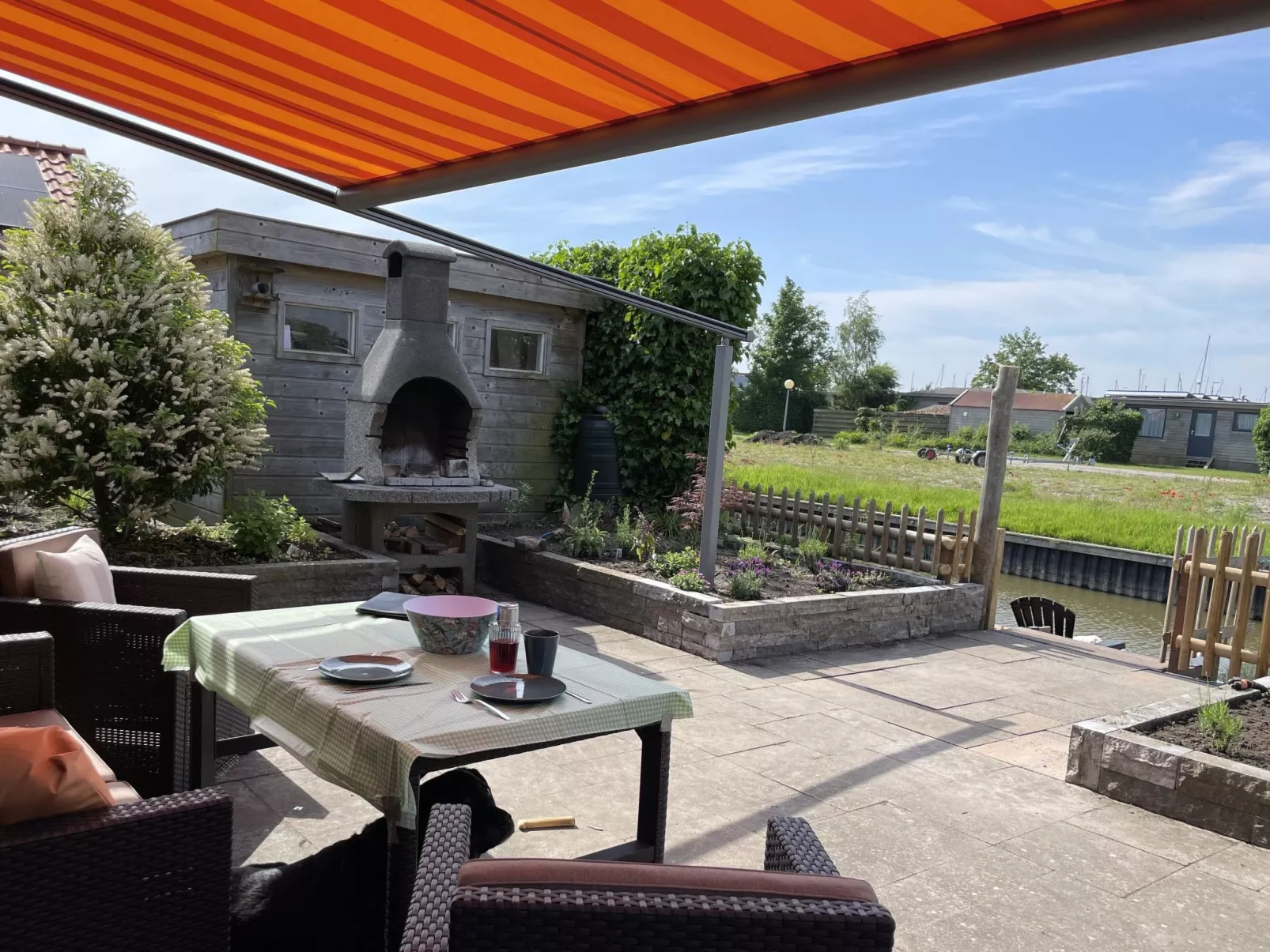 Chalet Ufergrundstück mit eigenem Angelplatz-Buiten