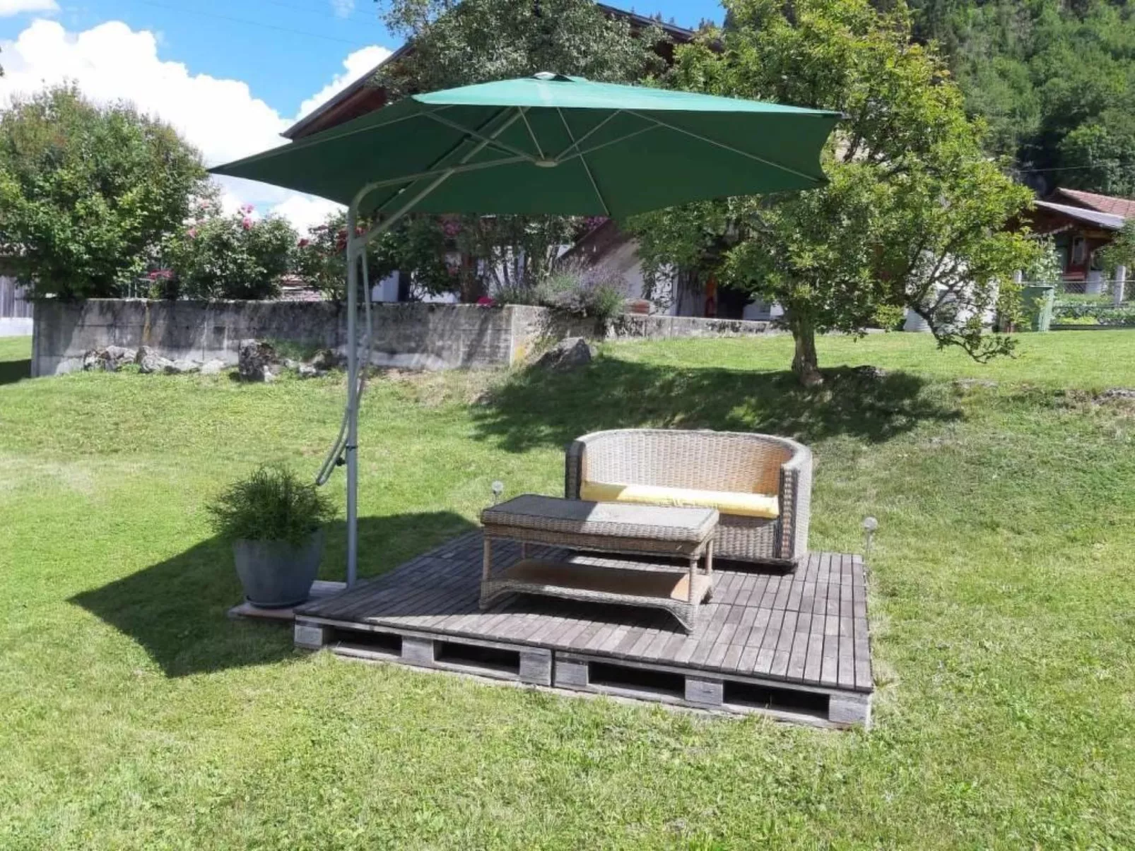 Mannried 2 1/2-Zimmerwohnung "Rustikal"-Buiten