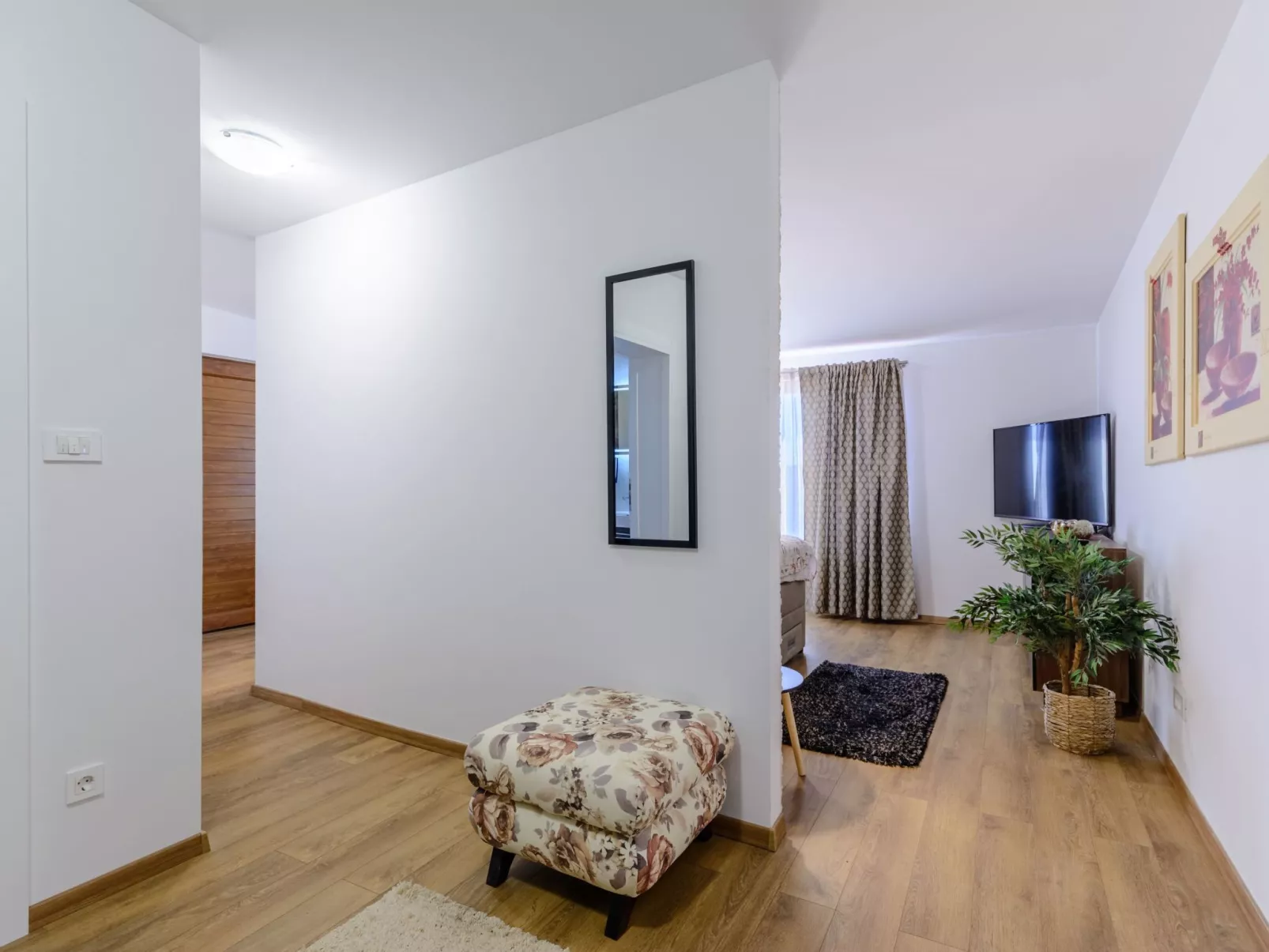 Villa mit vier Schlafzimmern und beheiztem Pool-Image-tags.info