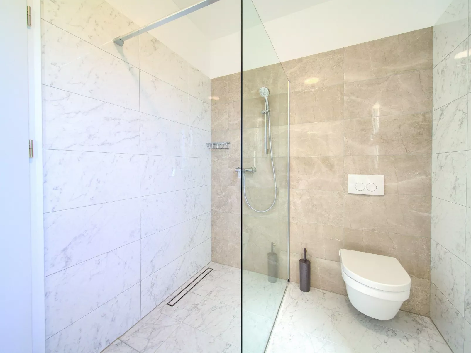 Geräumige, luxuriöse 5*-Ferienvilla mit Meerblick, eigenem Pool und großer Terr-Binnen