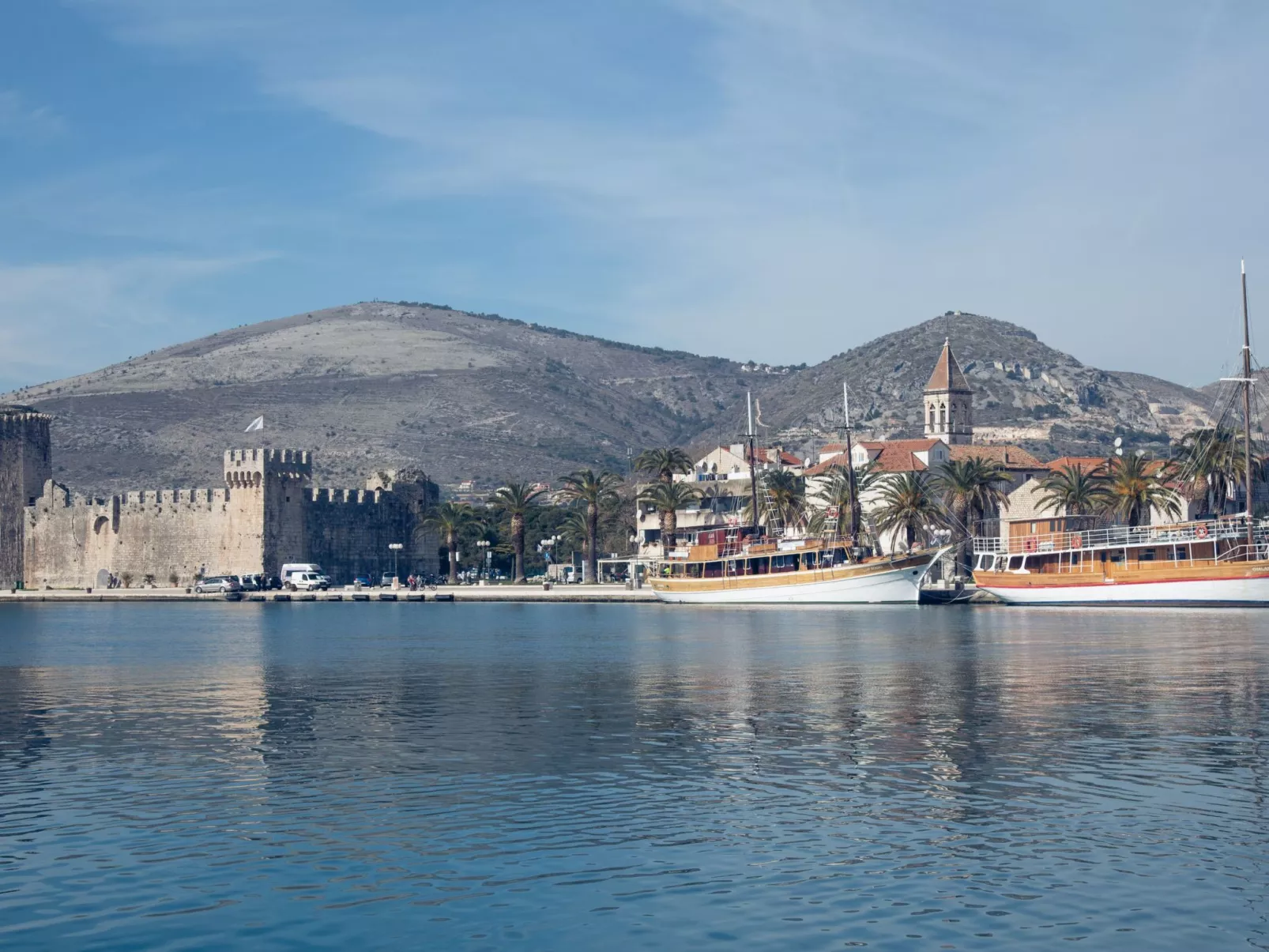 Für 5 Personen ca. 65 m&sup2; in Okrug Gornji, Adriaküste Kroatien (Kroatische-Image-tags.info