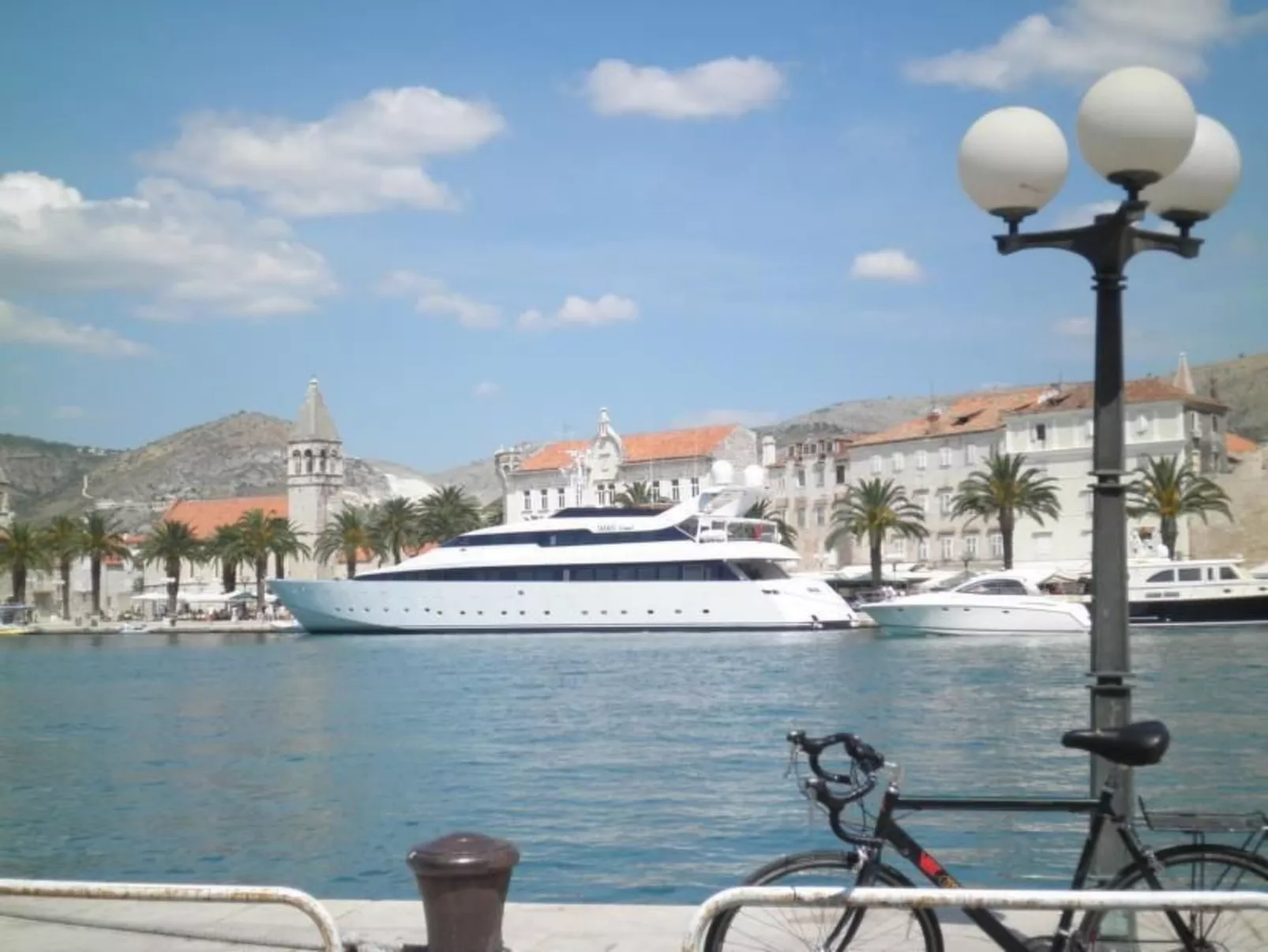 Für vier Personen, mit einem Balkon-Buiten