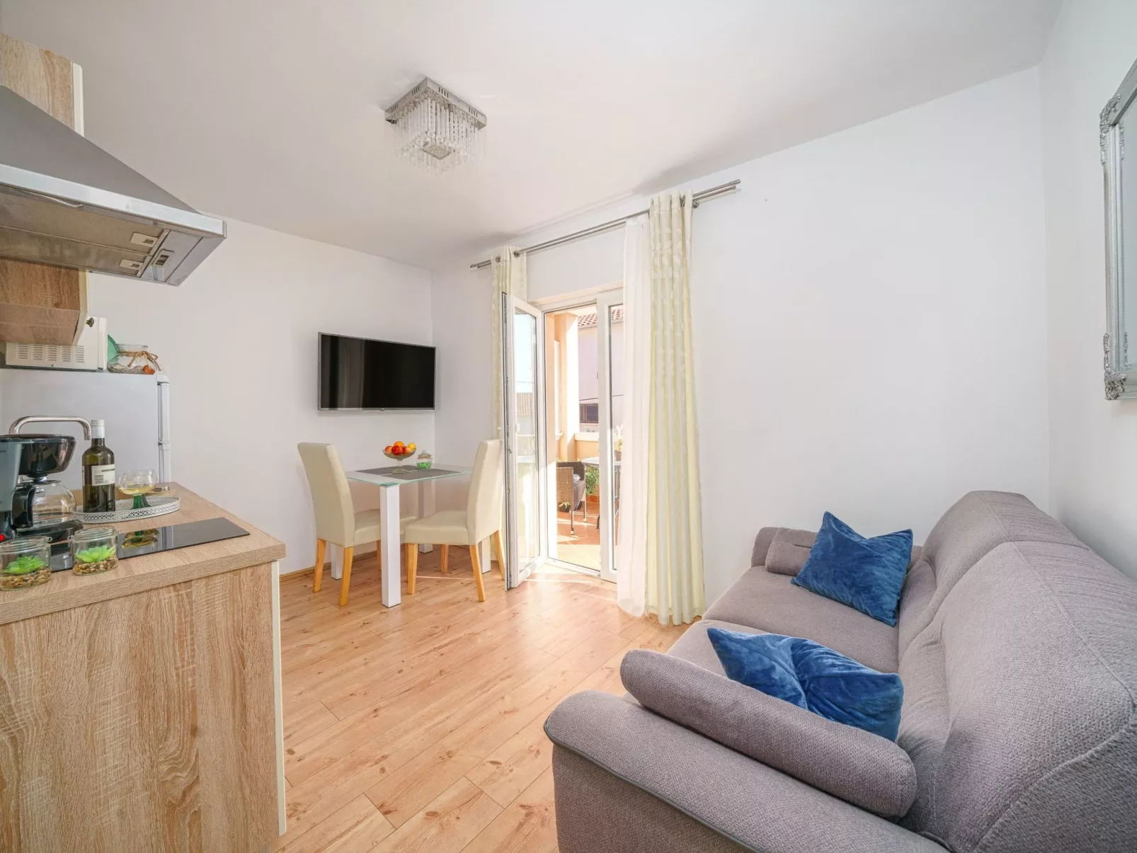 Wohnung in Vodice mit Grill