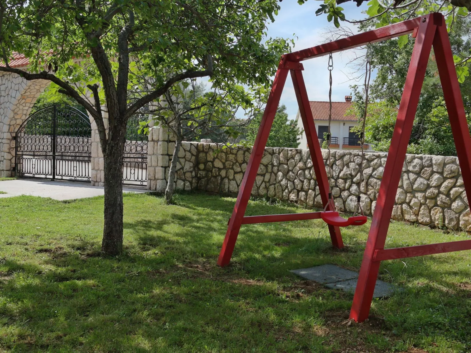 In Šilo mit Privatem Pool-Buiten