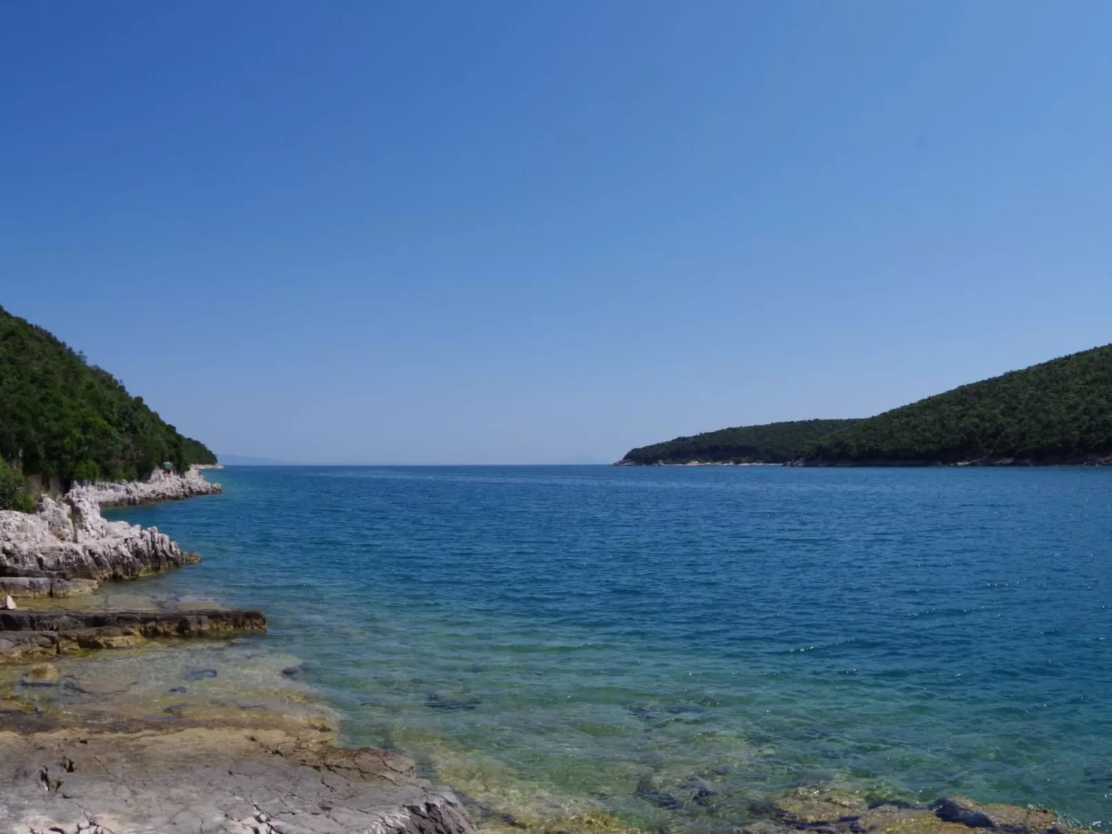 Mit privatem Schwimmbad-Buiten