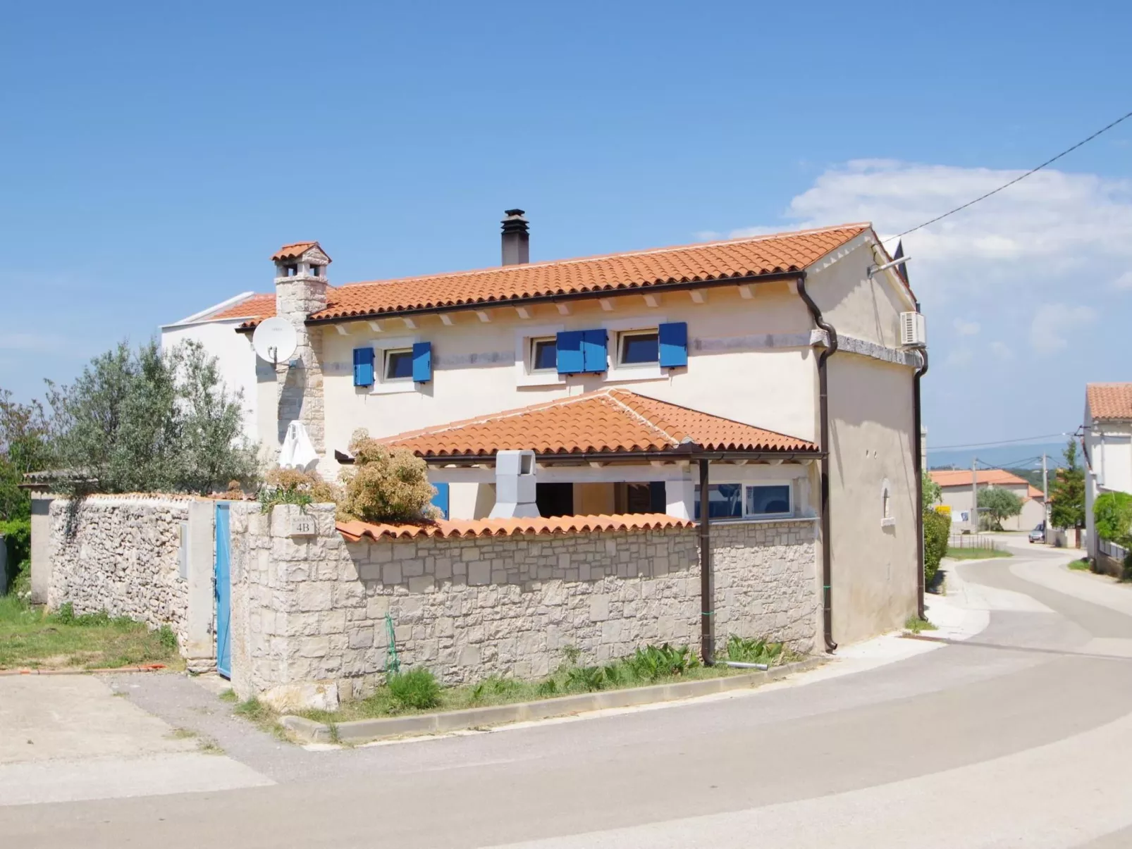 In Kavran mit Terrasse und Grill-Buiten