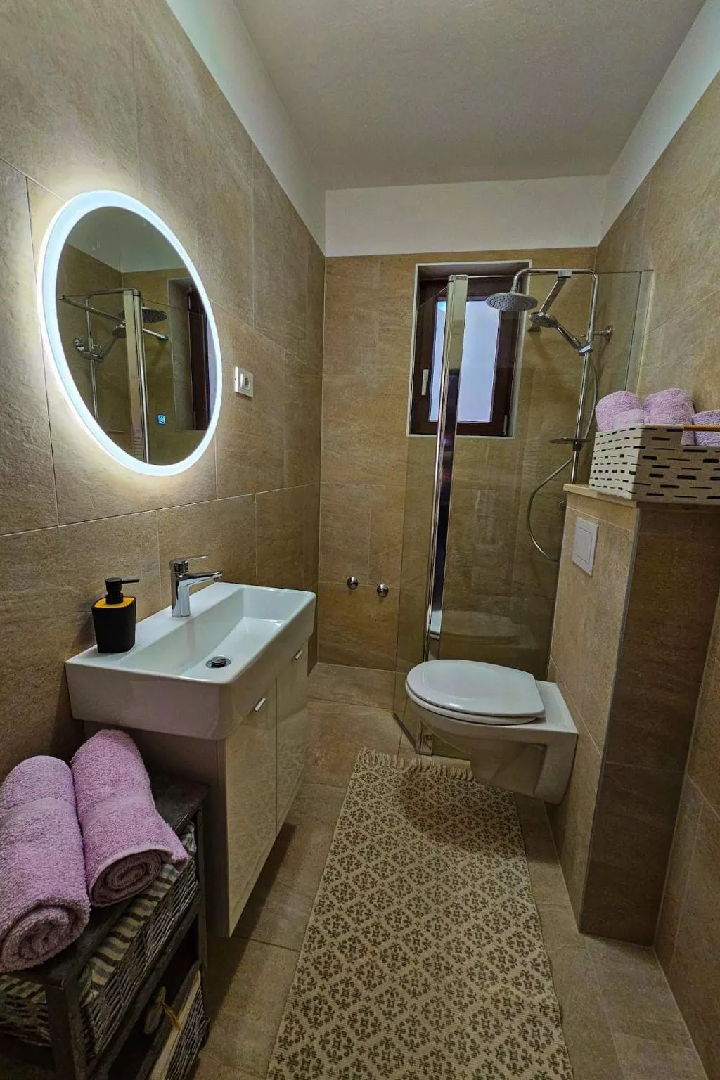 Sehr geräumige Villa mit Pool-Binnen