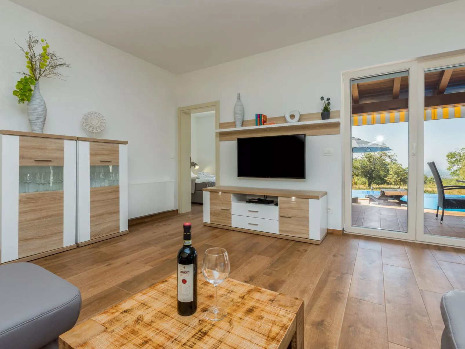 Tolles Ferienhaus in Deklići mit Privatem Pool-Binnen