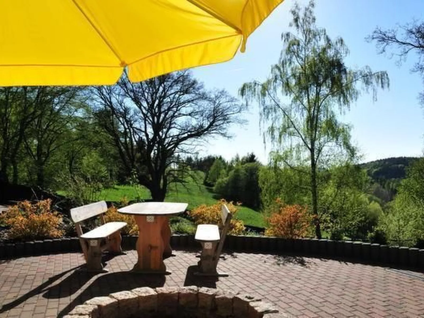 Mit Garten und Spielplatznutzung-Buiten