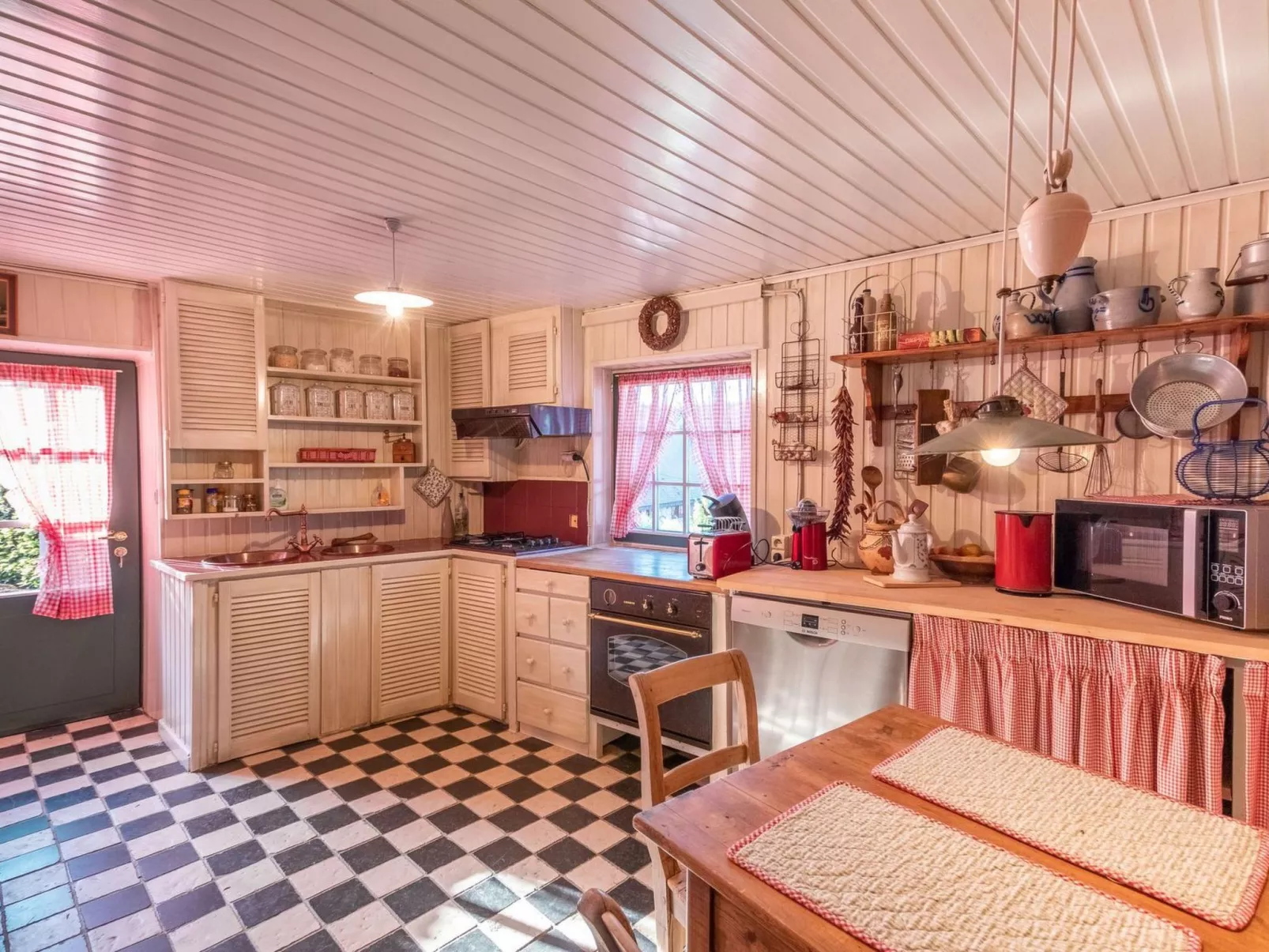 Ardenner Villa mit Jacuzzi-Binnen