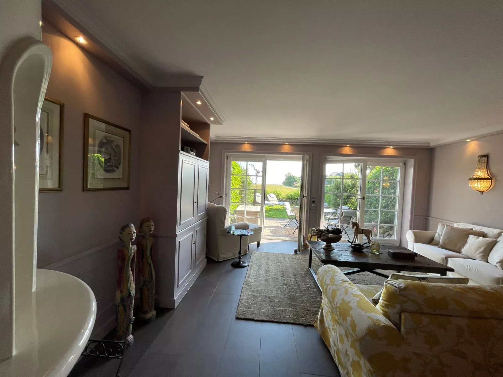 Wünderschöner Hausteil mit Garten-Binnen