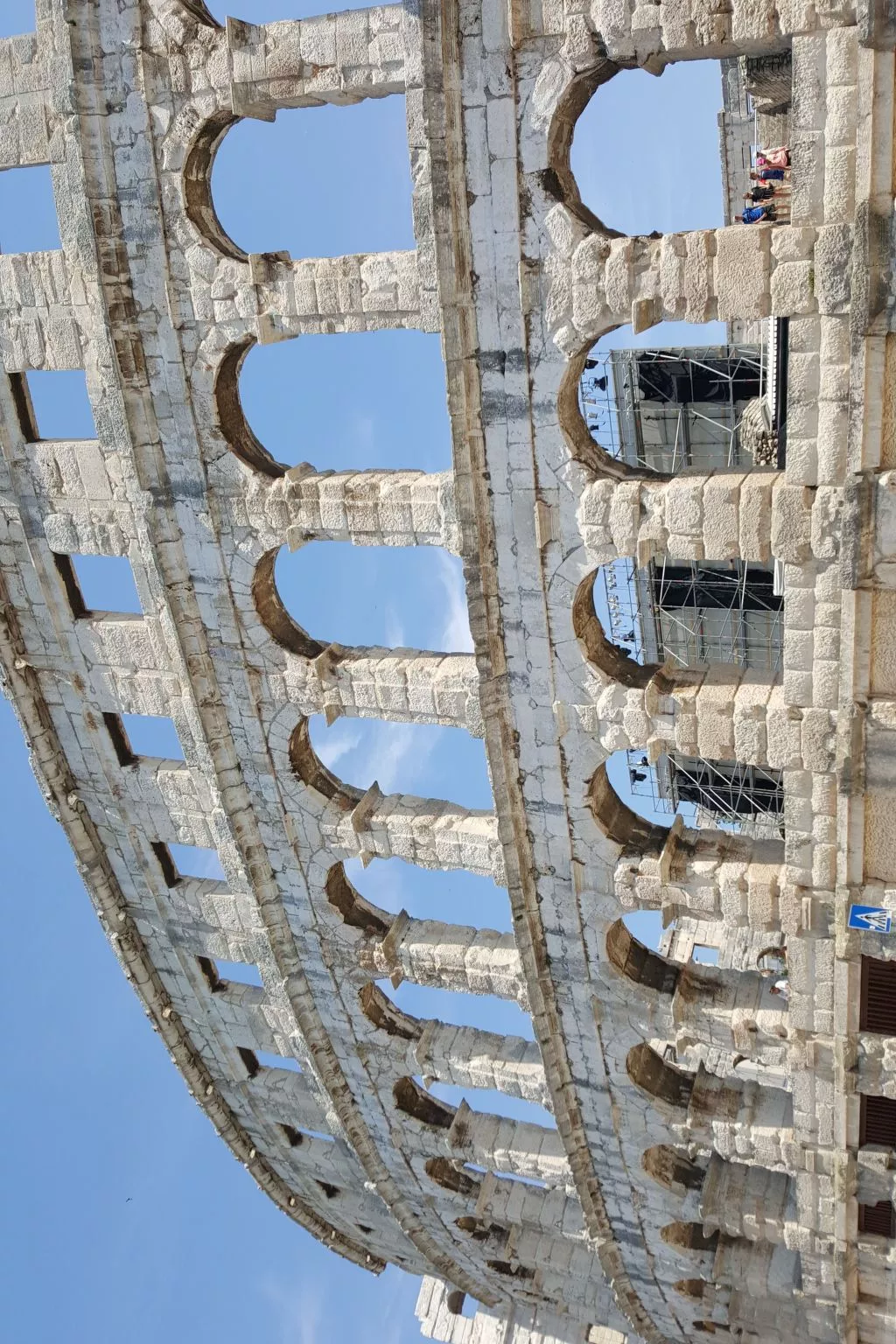 Geräumige charmante Wohnung in der Nähe des Meeres-Buiten
