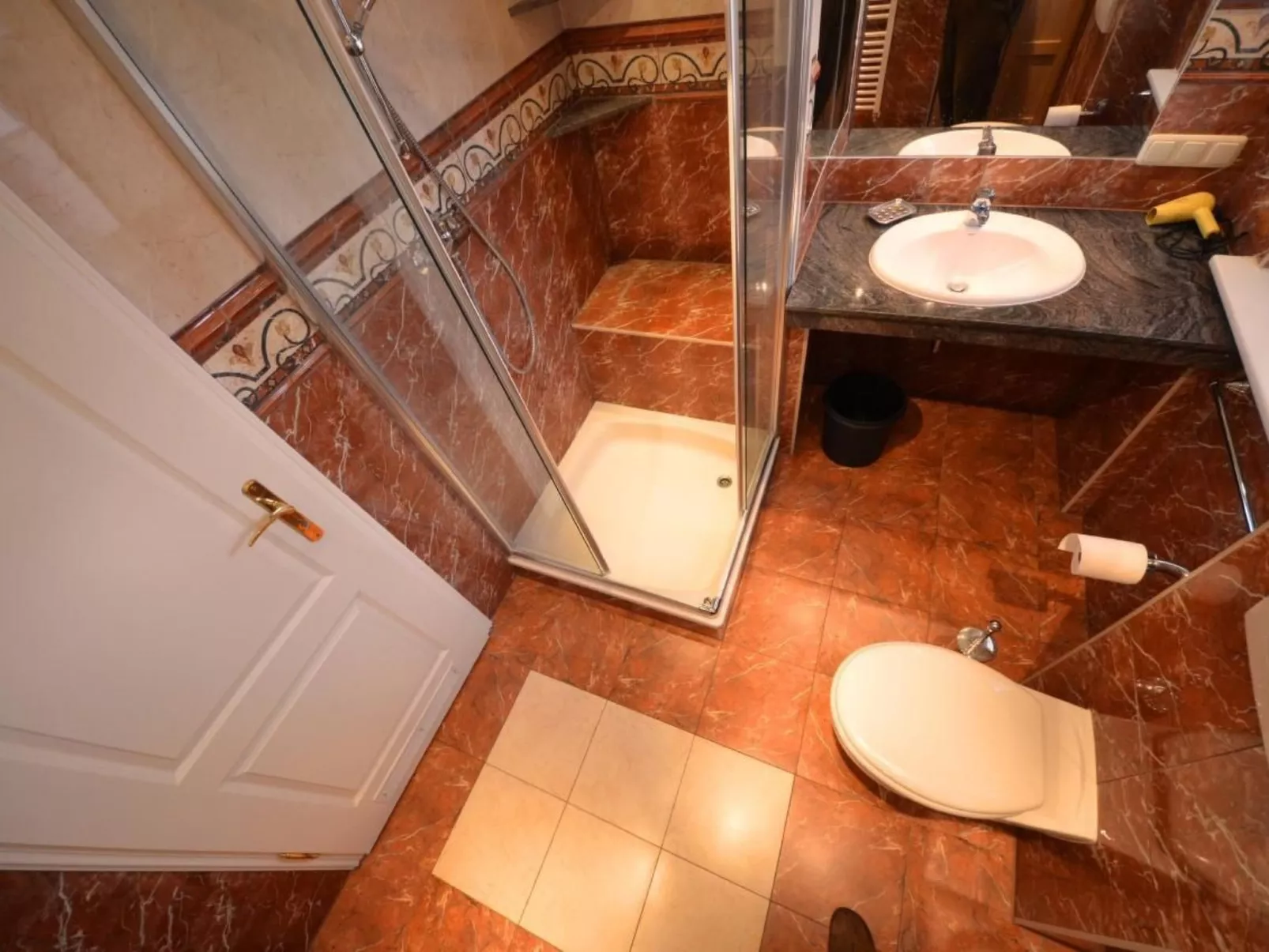 Haus Komoran-Image-tags.info