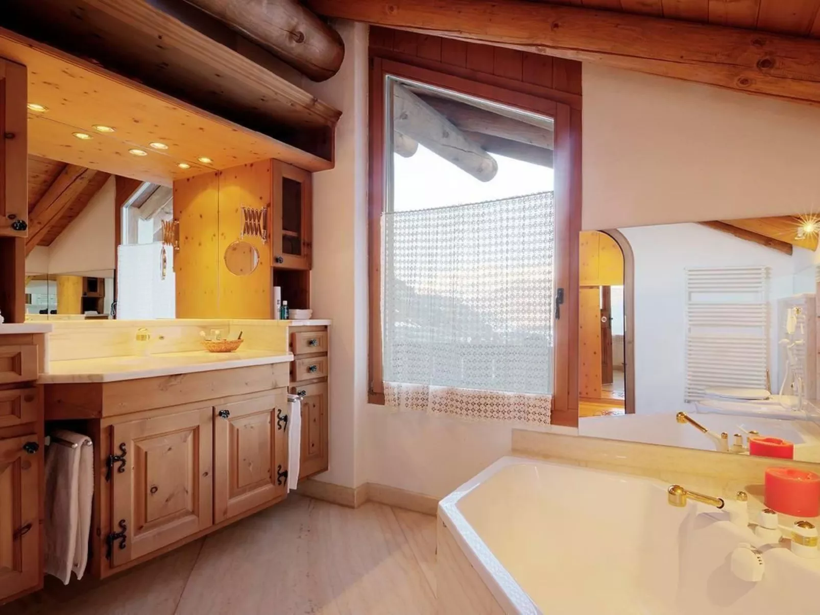 Chesarina Chalet-Binnen