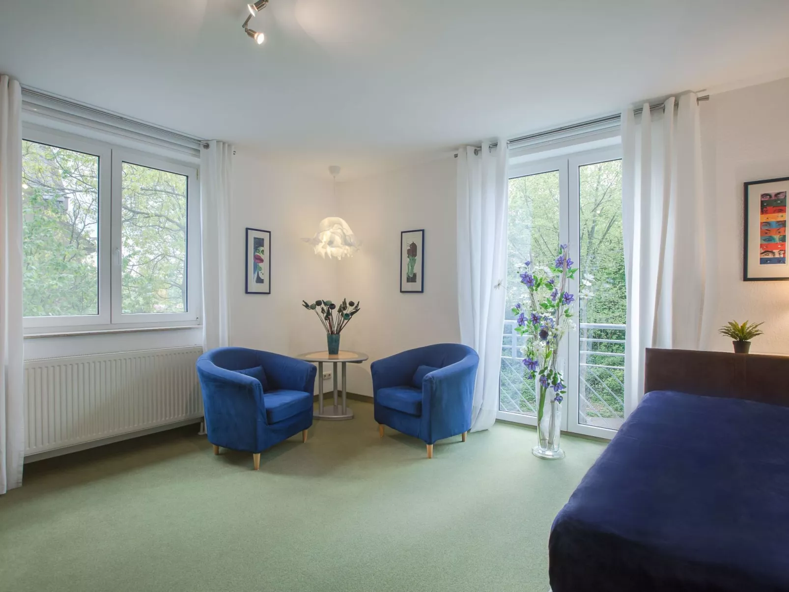  in Stadtrandlage mit guter Anbindung, sowie eigener Terrasse und Garten-Binnen